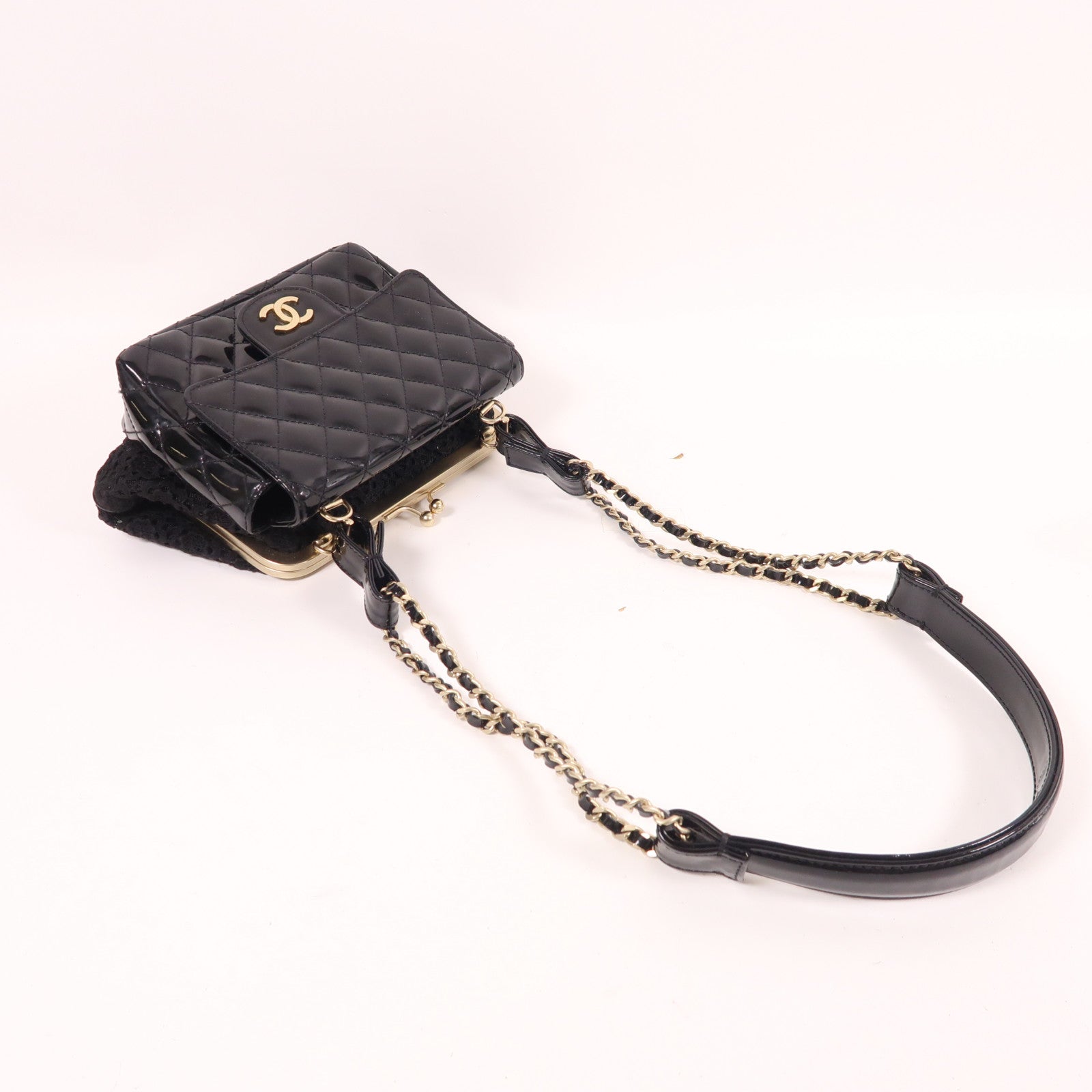 CHANEL 漆皮皮革Chain Shoulder金扣鏈帶肩背袋