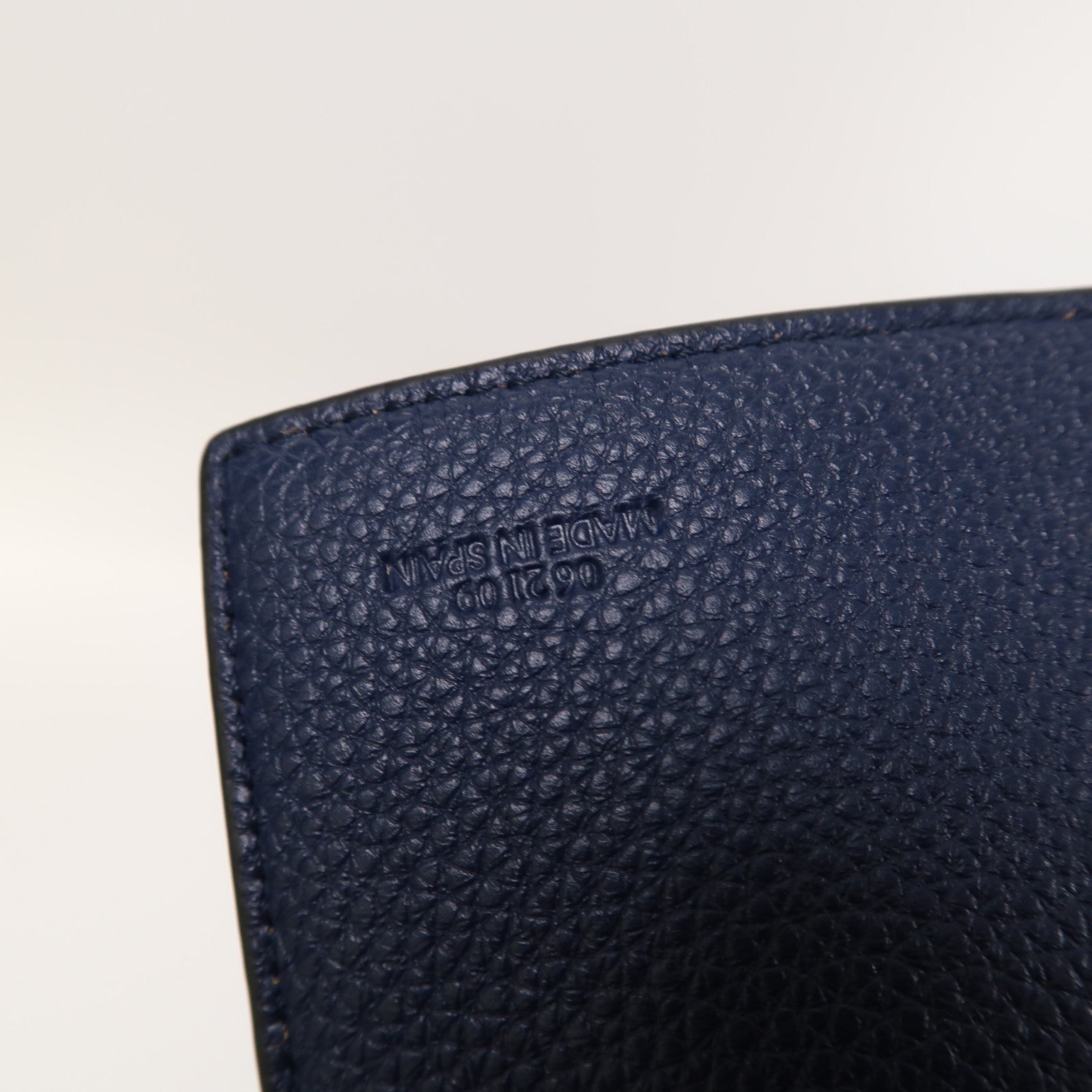 LOEWE 牛皮皮革Tote Bag銀扣肩背袋藍色
