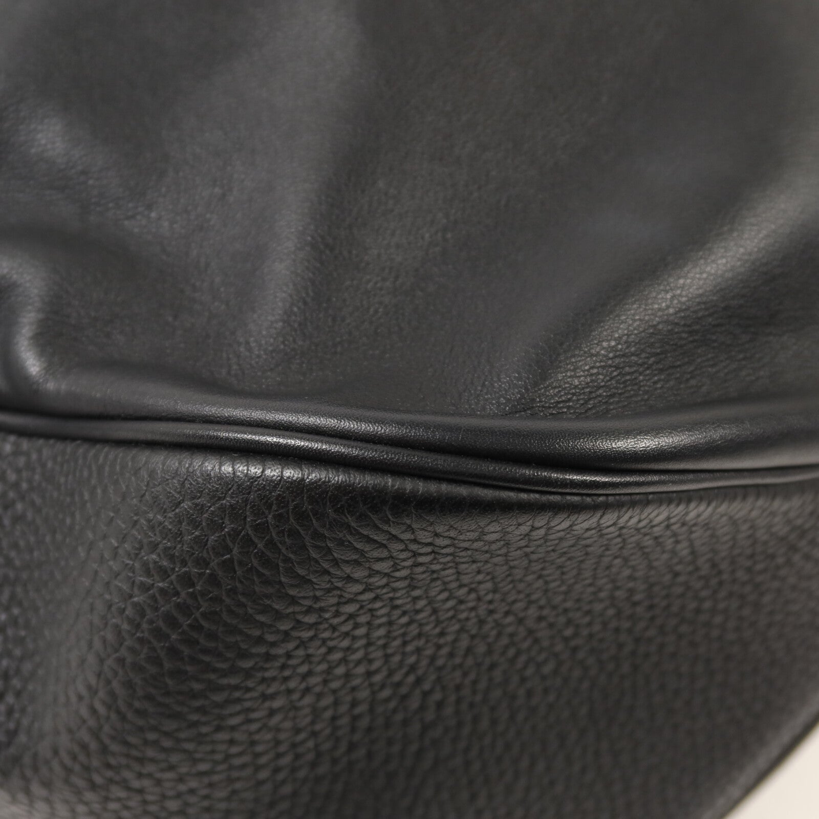HERMES Swift皮革Virevolte 24肩背袋Noir