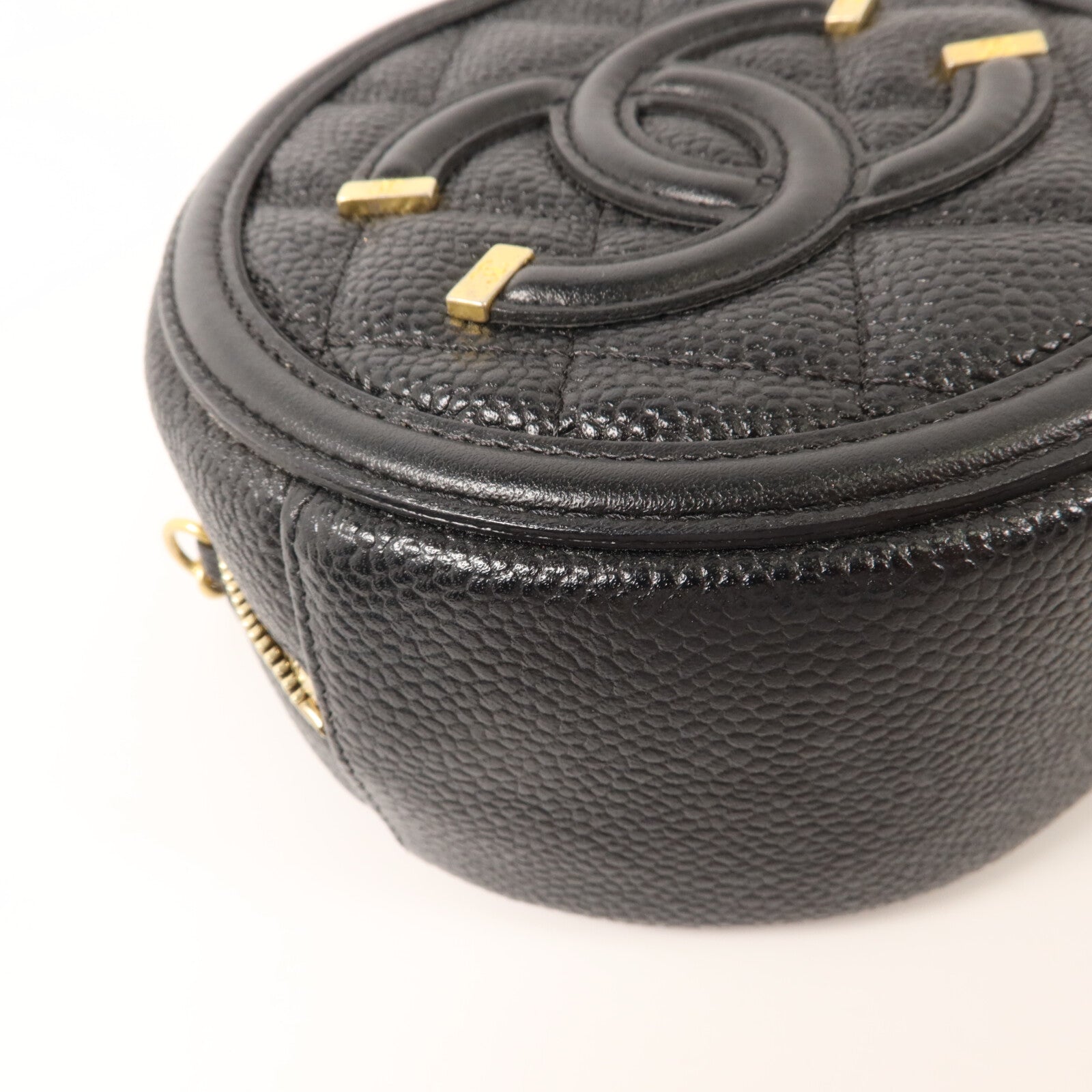 CHANEL 牛皮皮革Round CC Filigree Bag鏈帶肩背袋