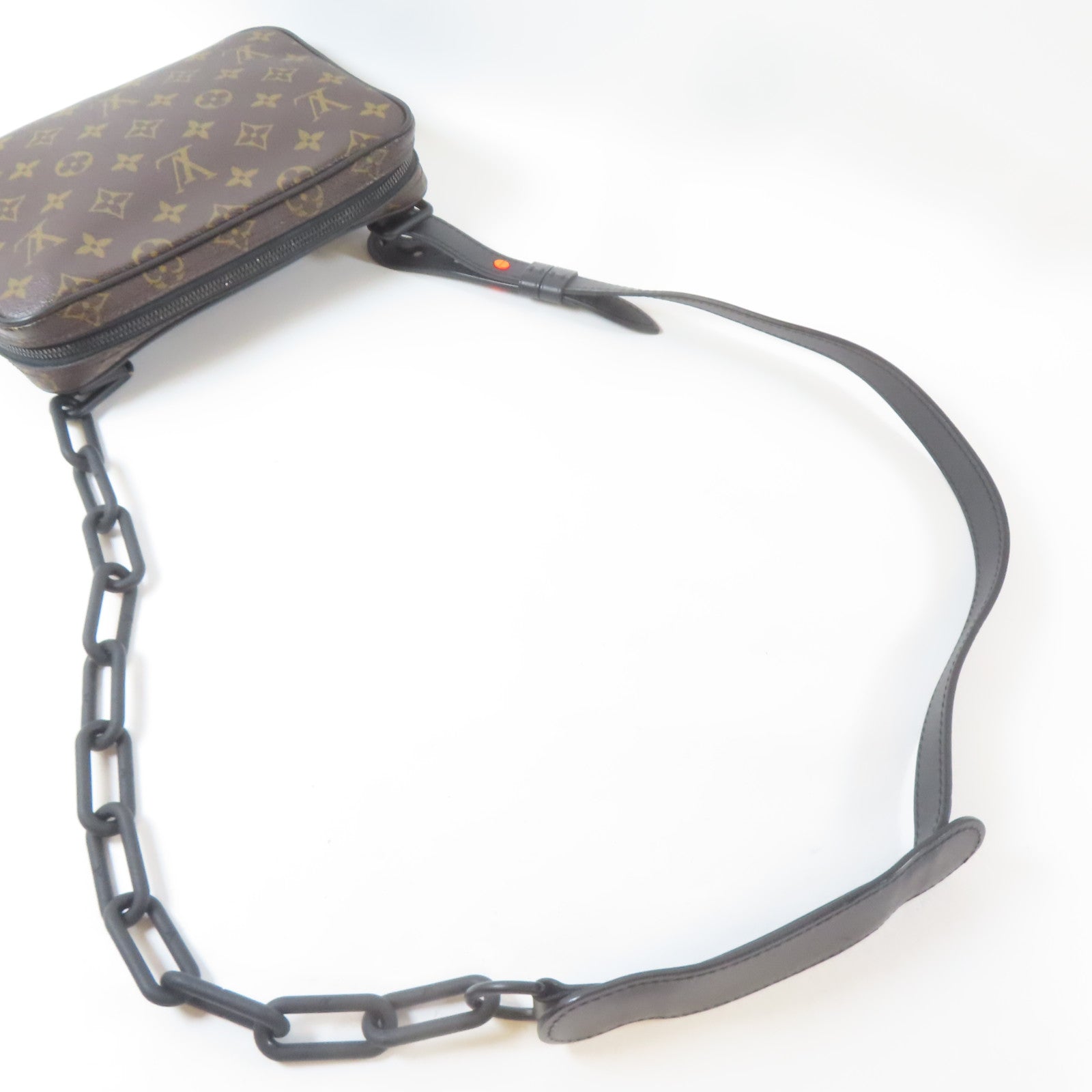LOUIS VUITTON 【激減優惠】Monogram Utility Front Bag肩背袋啡色
