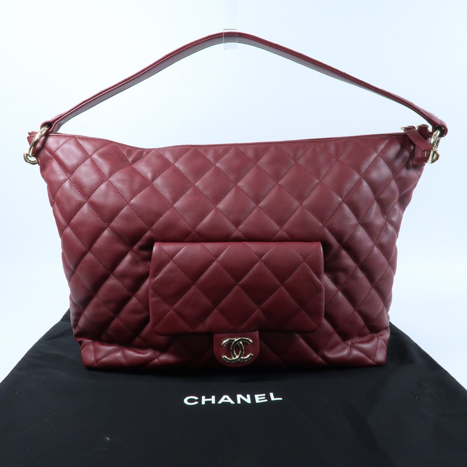 CHANEL 牛皮皮革Maxi Hobo金扣肩背袋