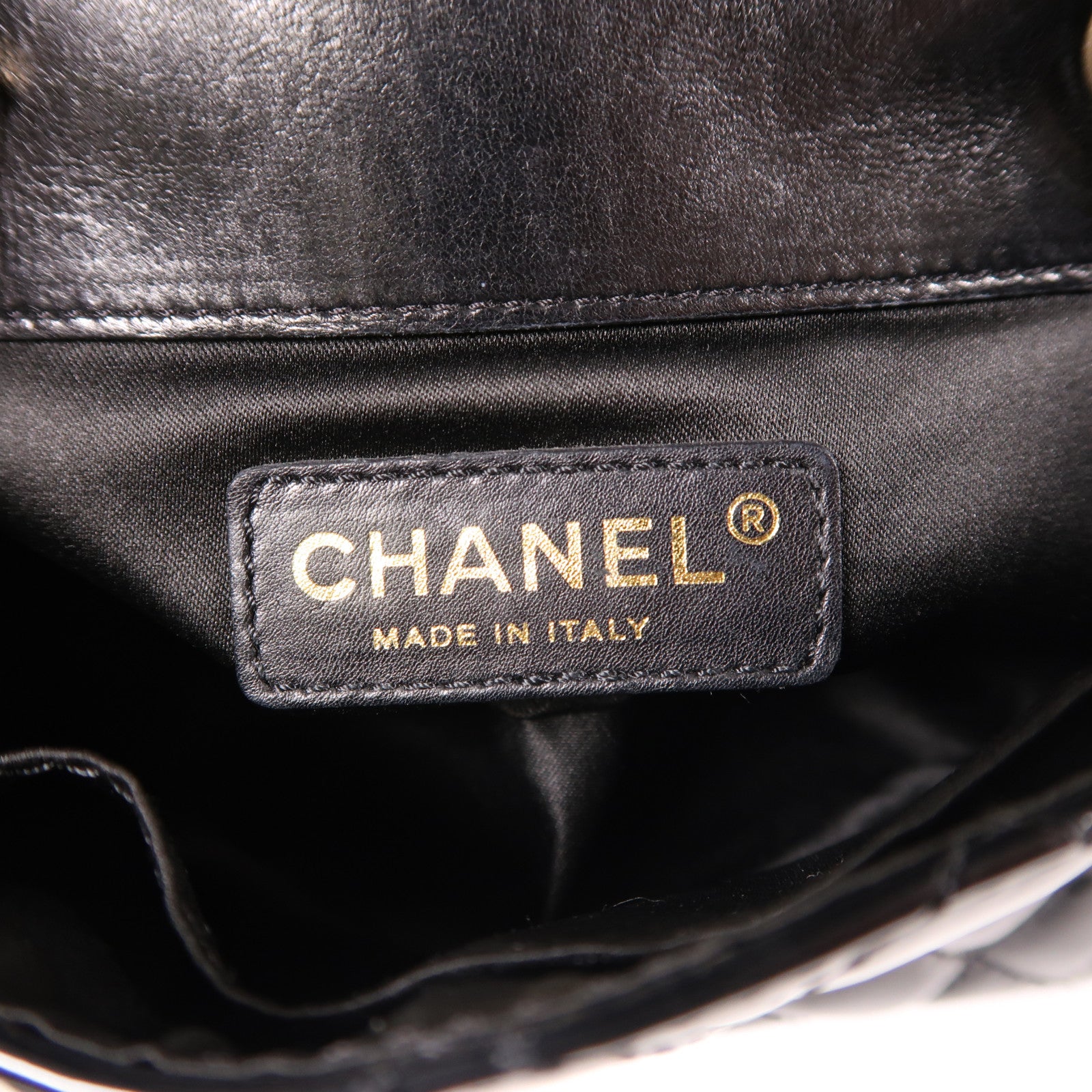 CHANEL 漆皮皮革Chain Shoulder金扣鏈帶肩背袋