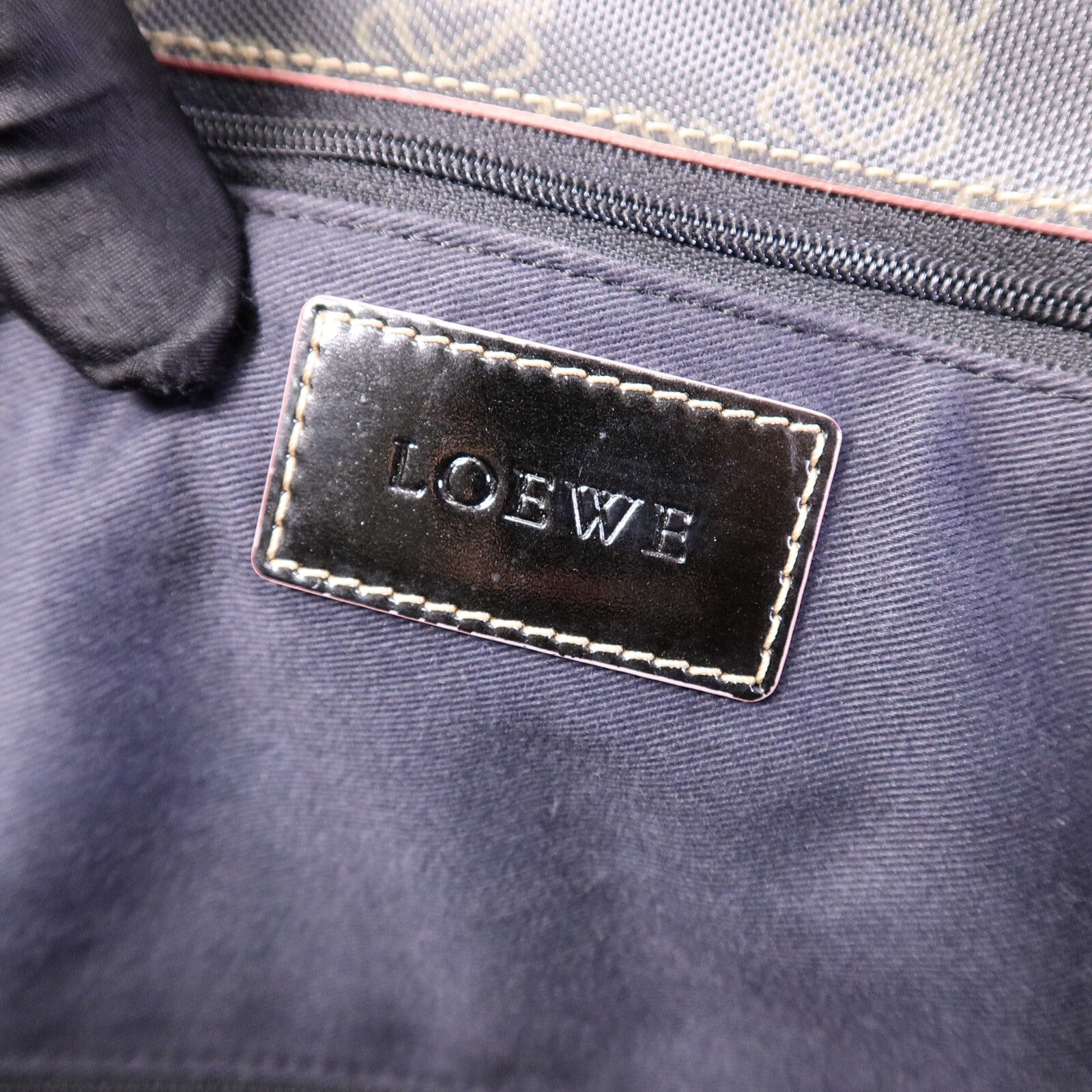 LOEWE 帆布Anagram Shoulder Bag肩背袋