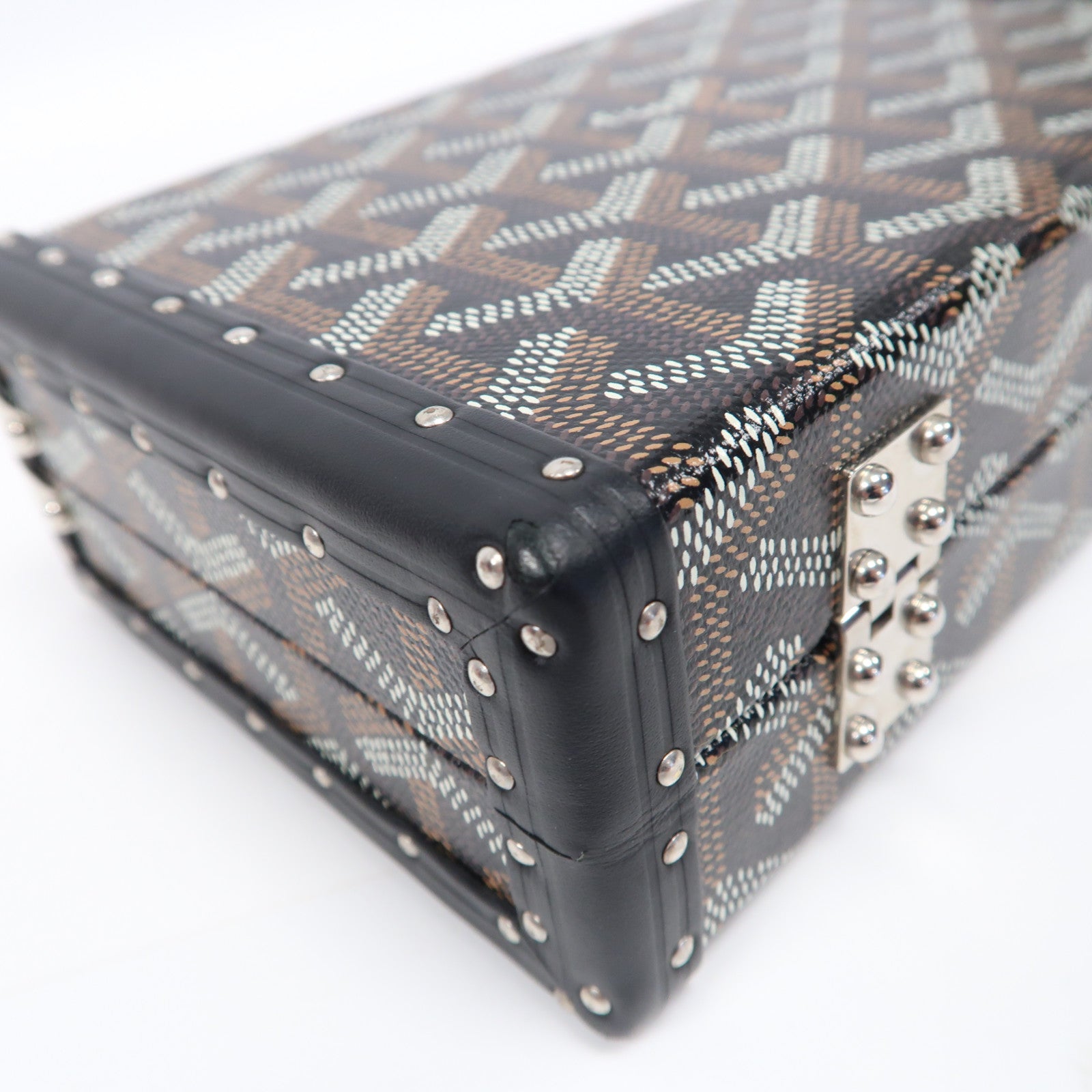 GOYARD 塗層帆布Minaudiere Trunk Bag銀扣肩背袋黑色