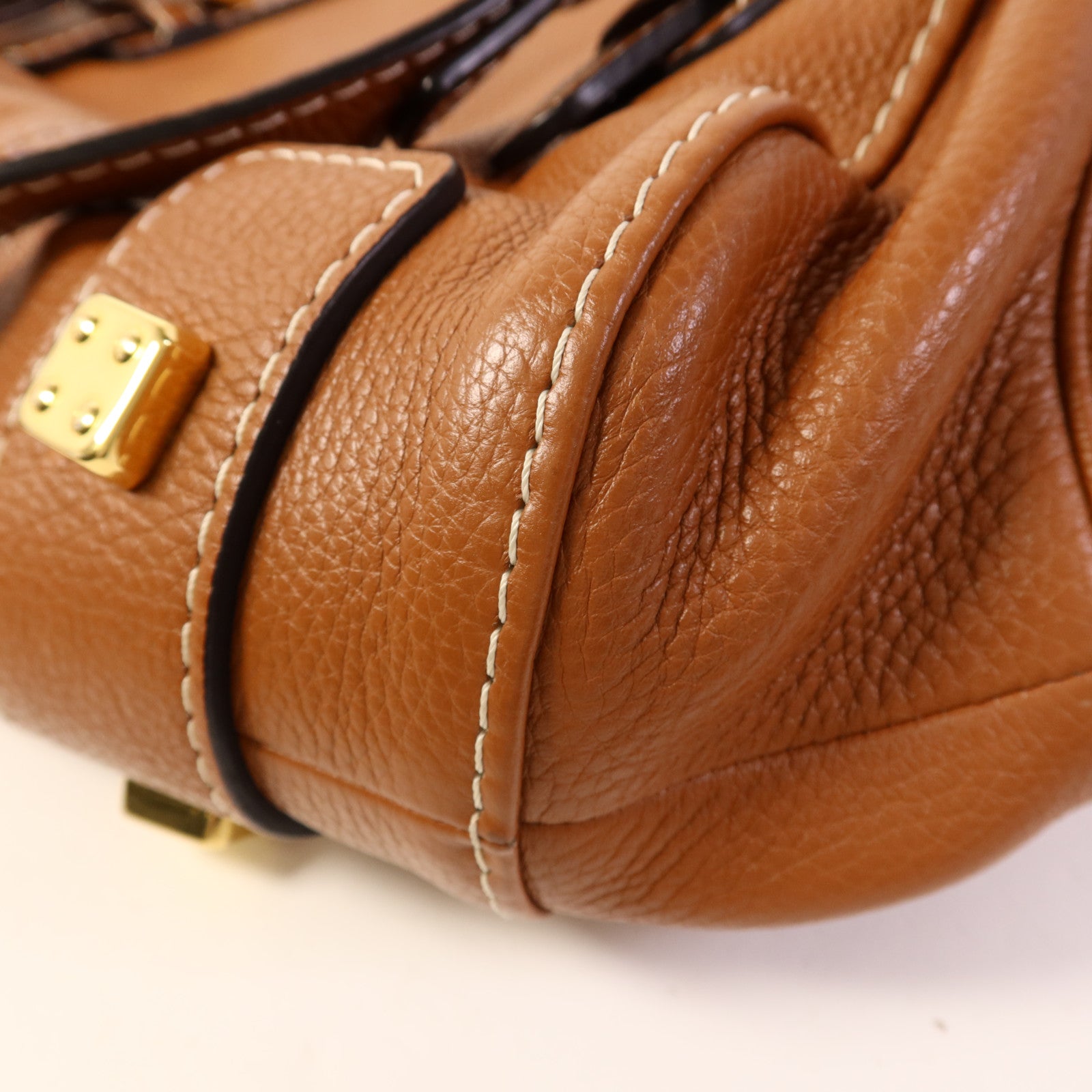 LOEWE 牛皮皮革Shoulder Bag金扣肩背袋