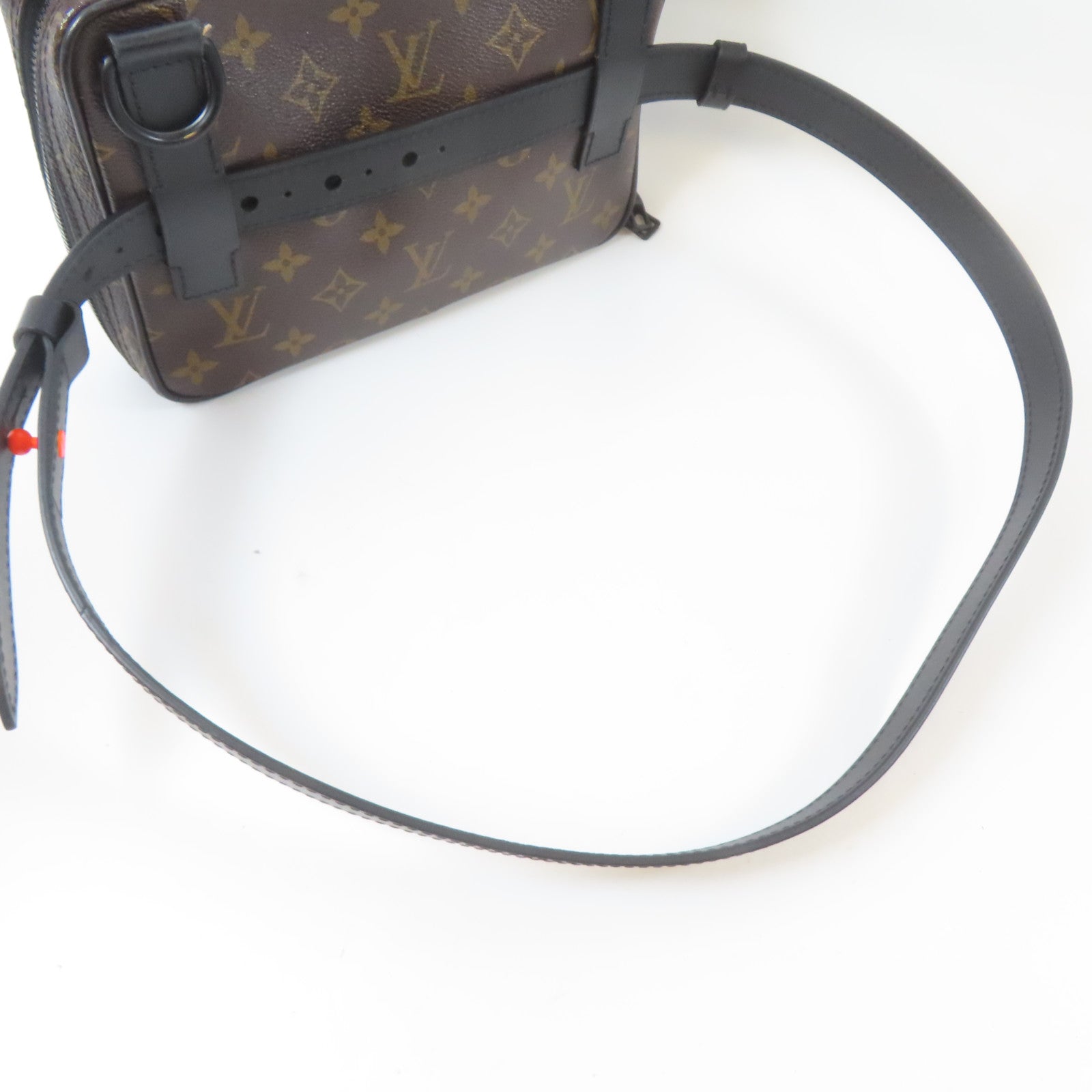 LOUIS VUITTON 【激減優惠】Monogram Utility Front Bag肩背袋啡色