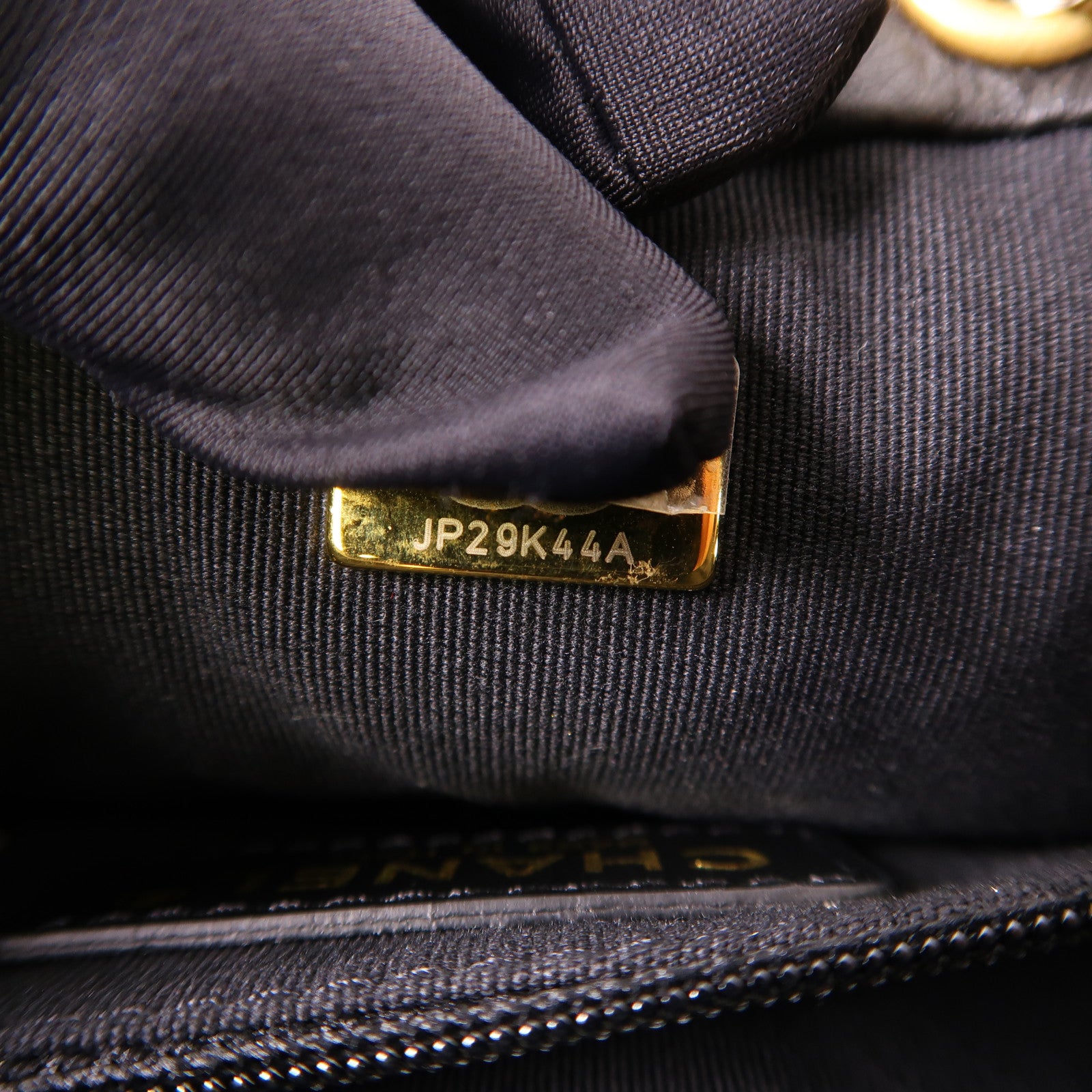 CHANEL 【激減優惠】牛皮皮革Mini Backpack金扣鏈帶背包