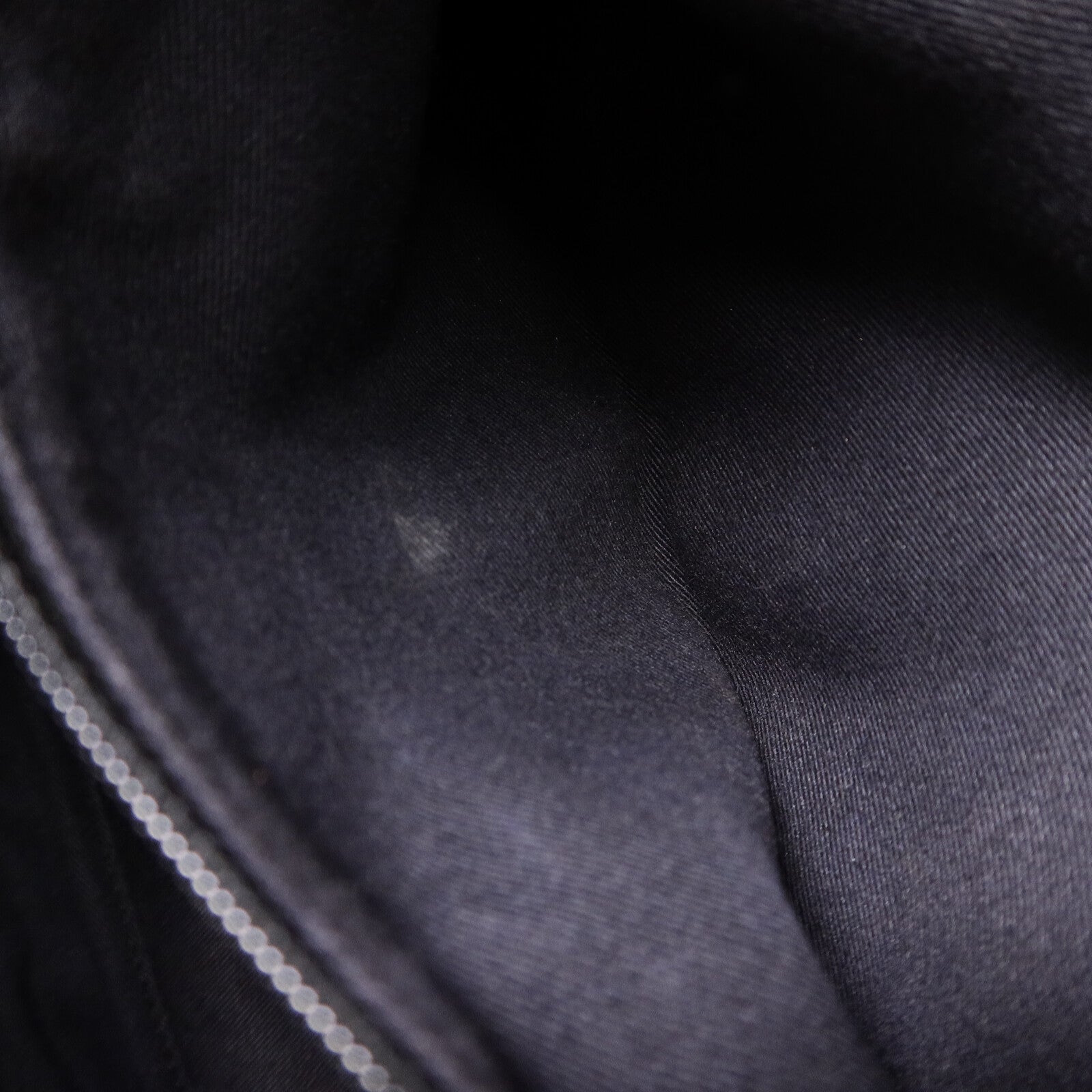 LOEWE 帆布Anagram Shoulder Bag肩背袋
