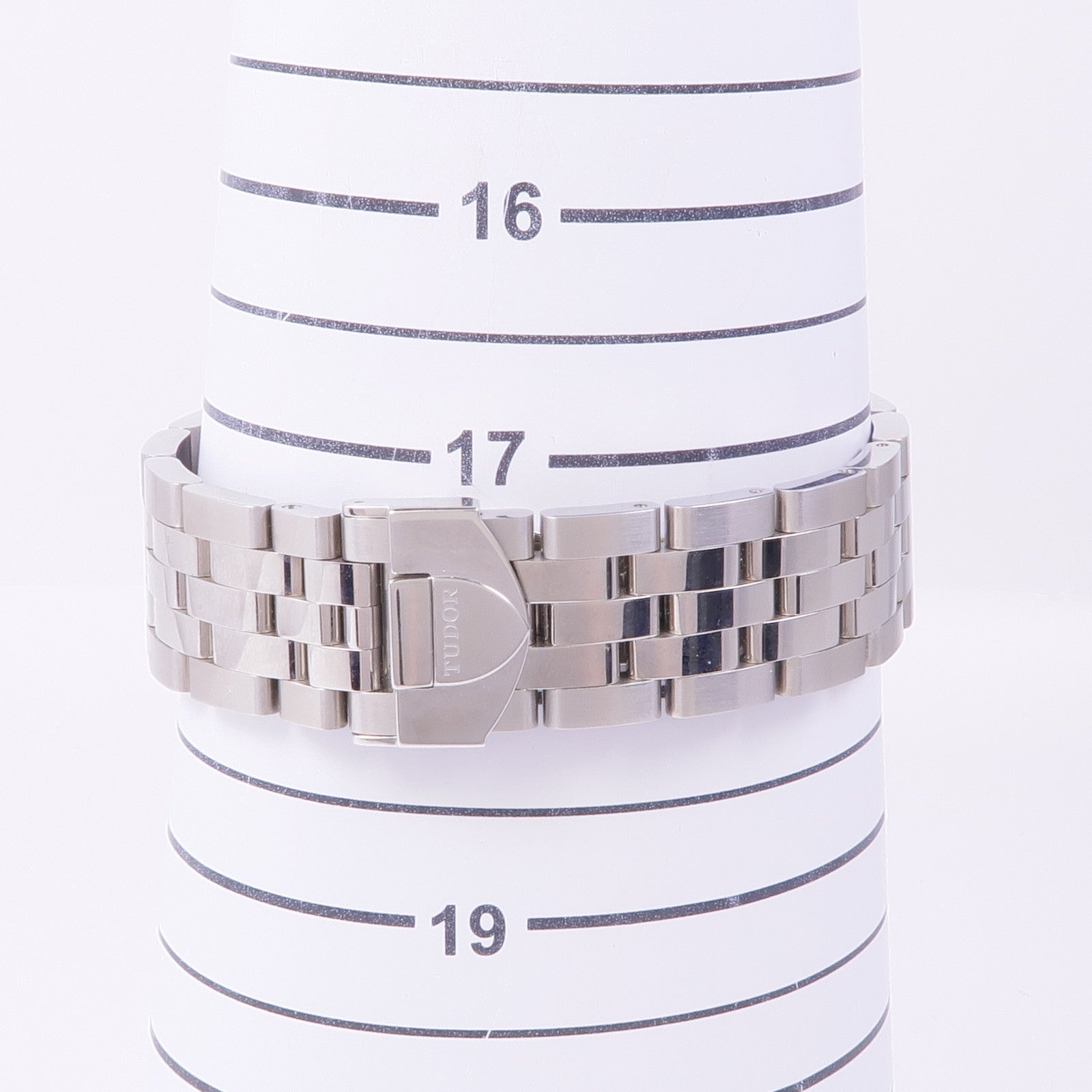 TUDOR Glamour Date-Day 56000