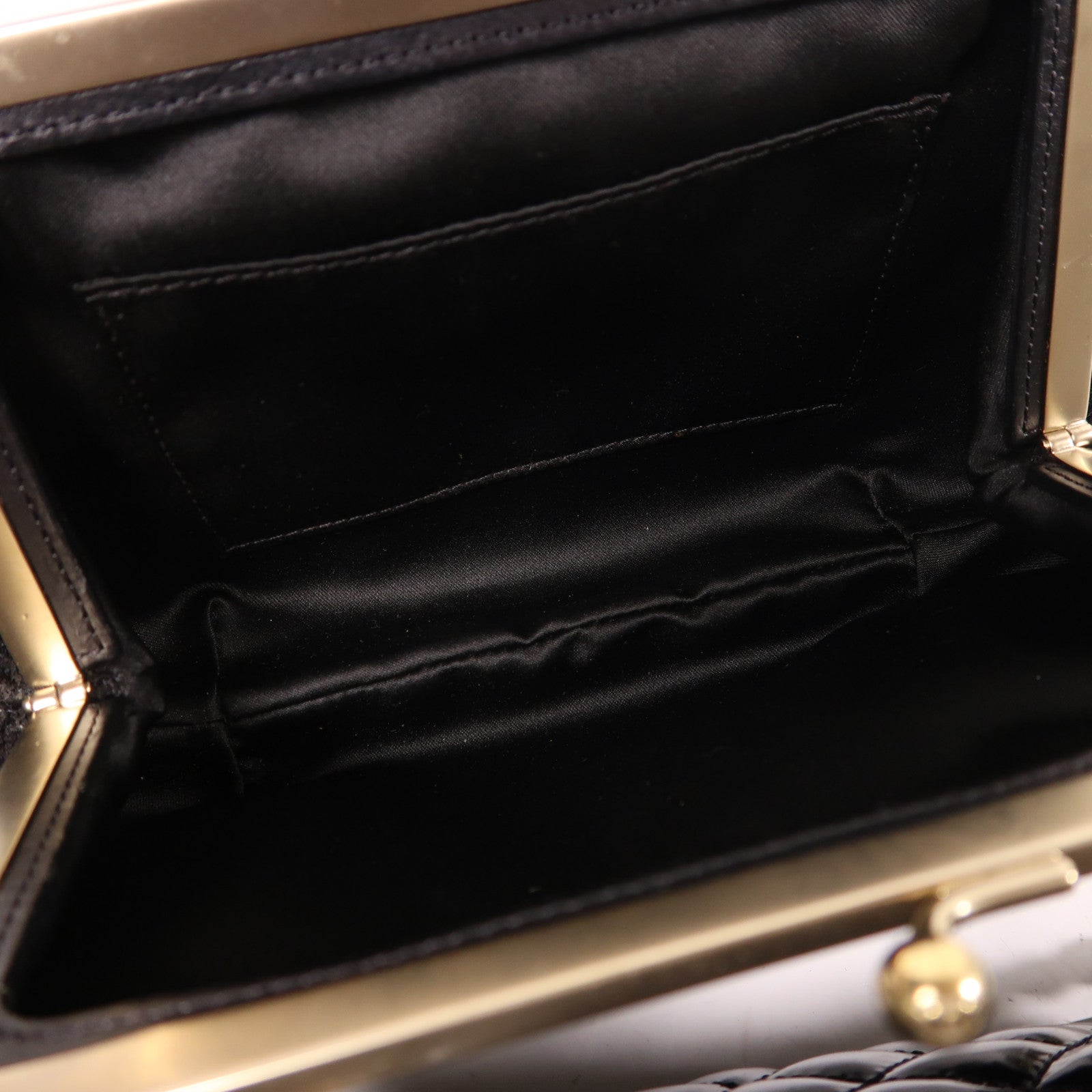 CHANEL 漆皮皮革Chain Shoulder金扣鏈帶肩背袋