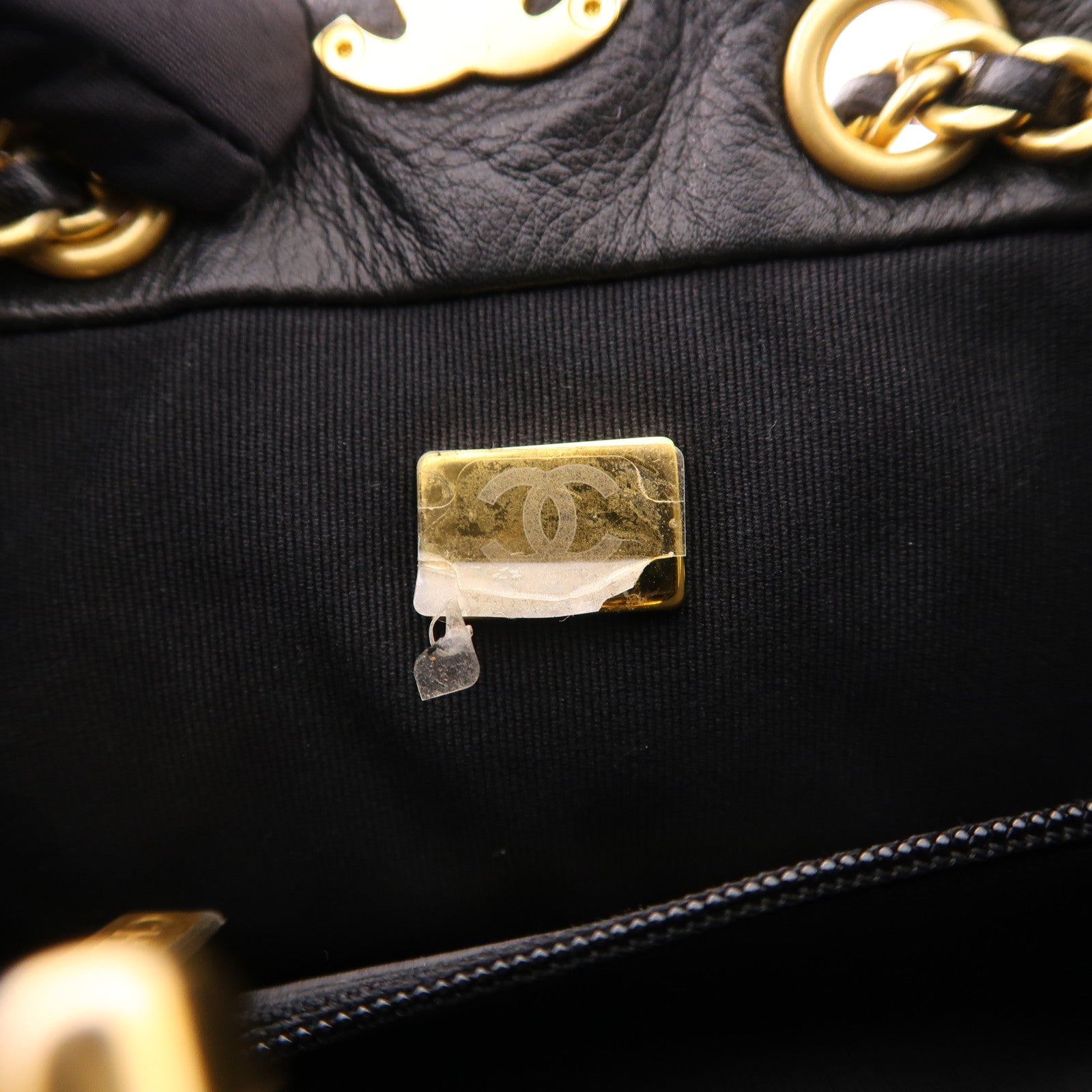 CHANEL 【激減優惠】牛皮皮革Mini Backpack金扣鏈帶背包
