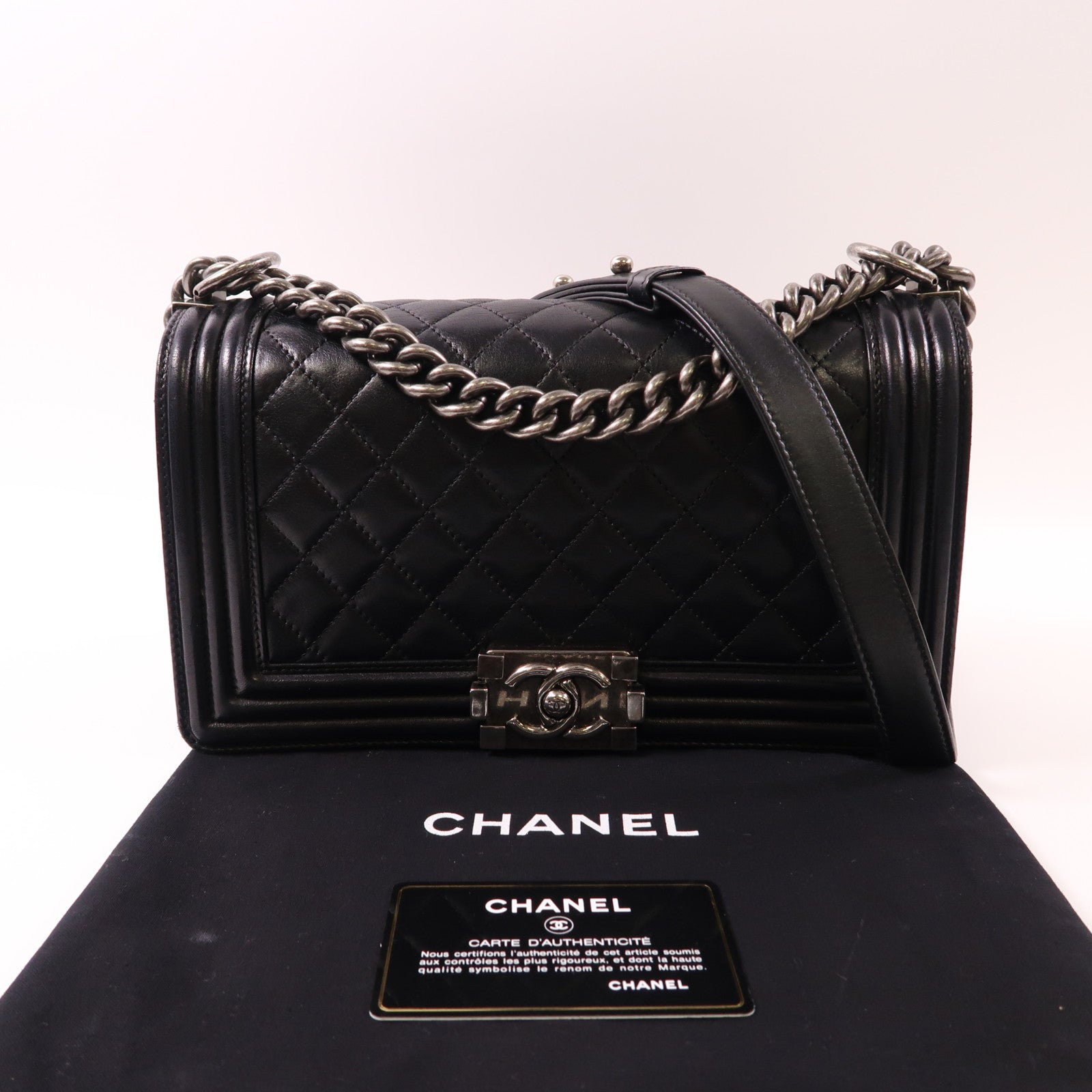CHANEL 羊皮皮革Boy 25銀扣鏈帶肩背袋黑色