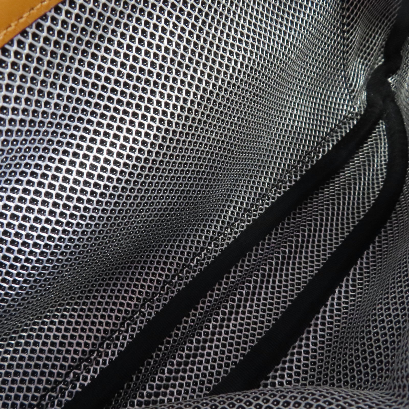 MCM 【激減優惠】塗層帆布Waist Bag銀扣腰包啡色