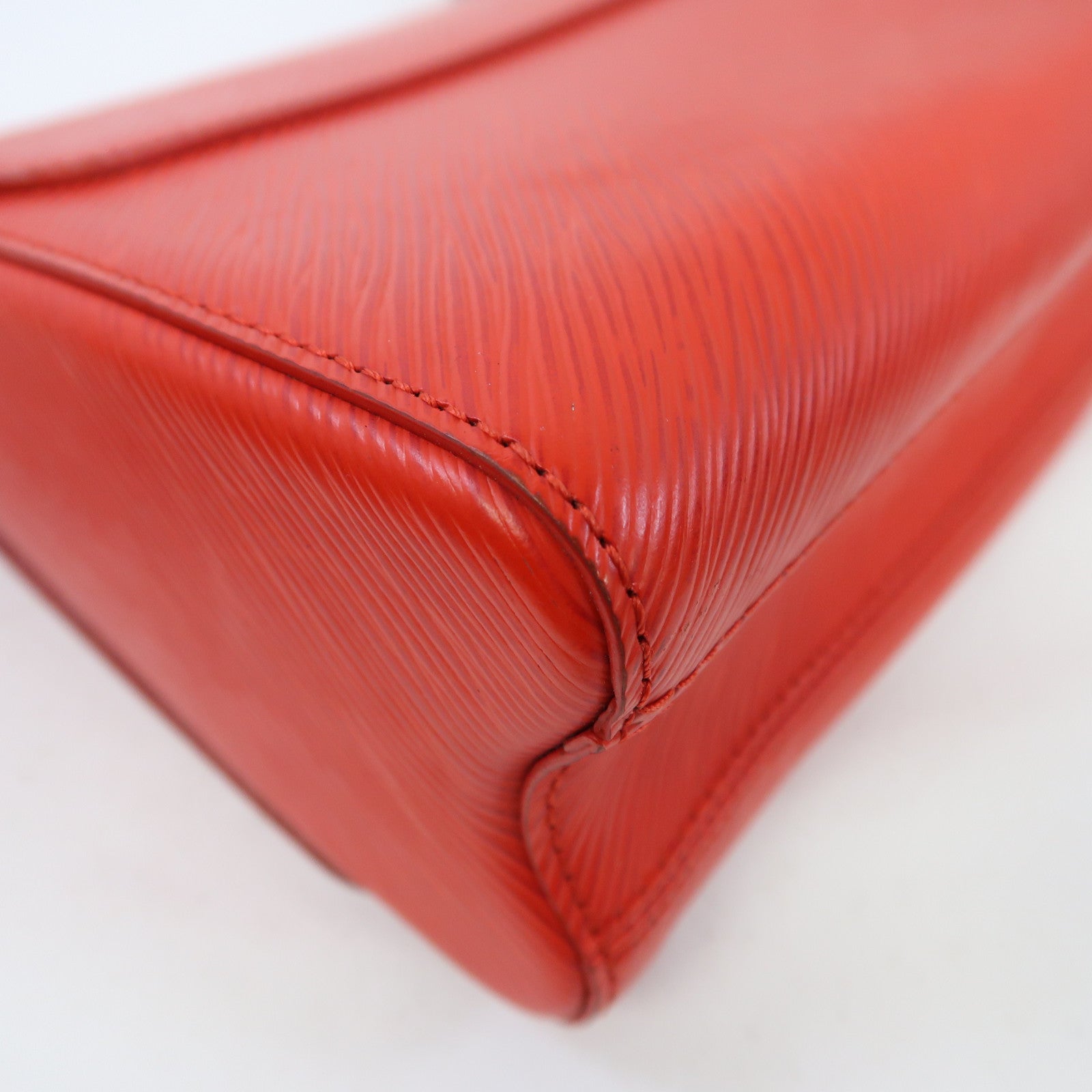 LOUIS VUITTON Epi皮革Twist MM銀扣鏈帶肩背袋紅色