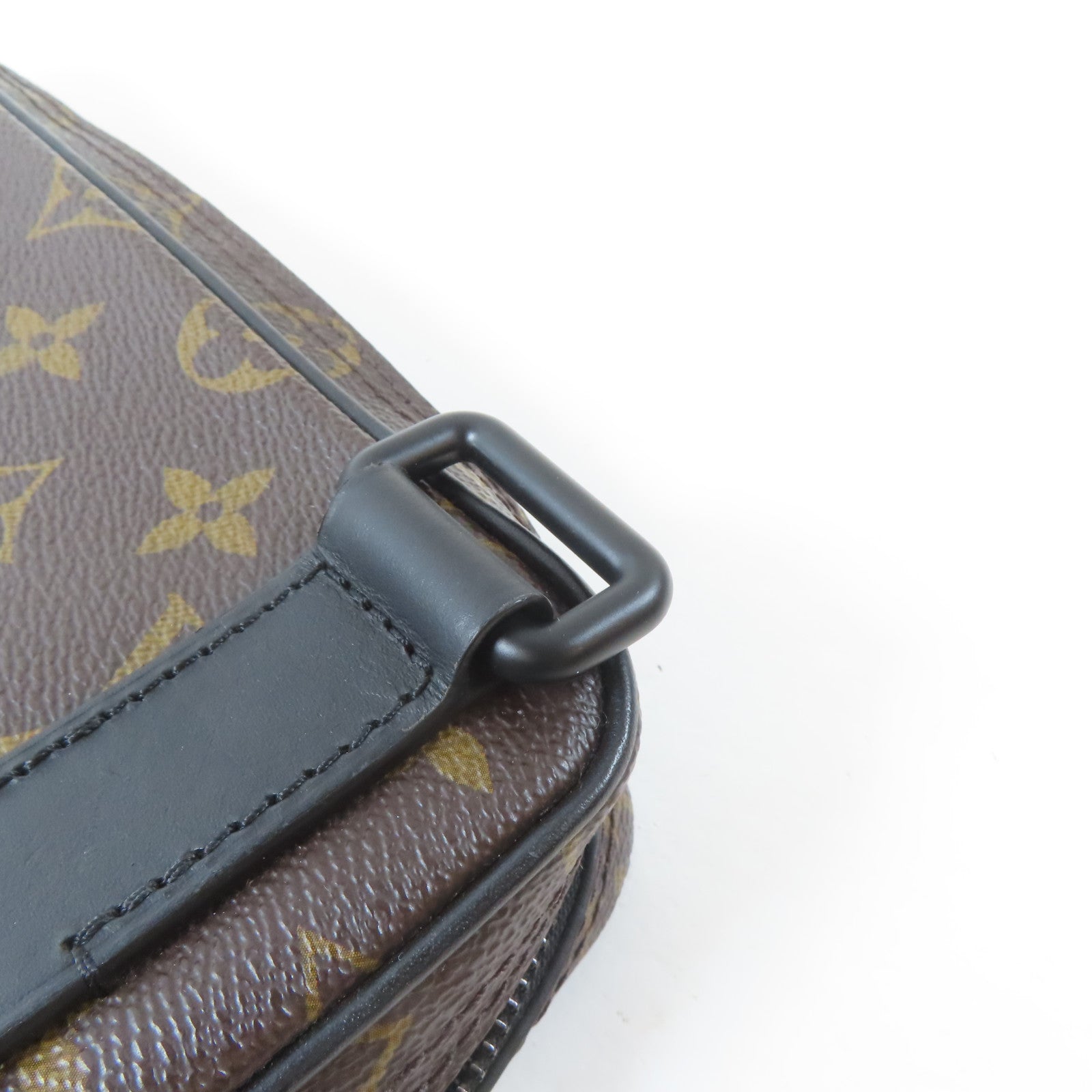 LOUIS VUITTON 【激減優惠】Monogram Utility Front Bag肩背袋啡色