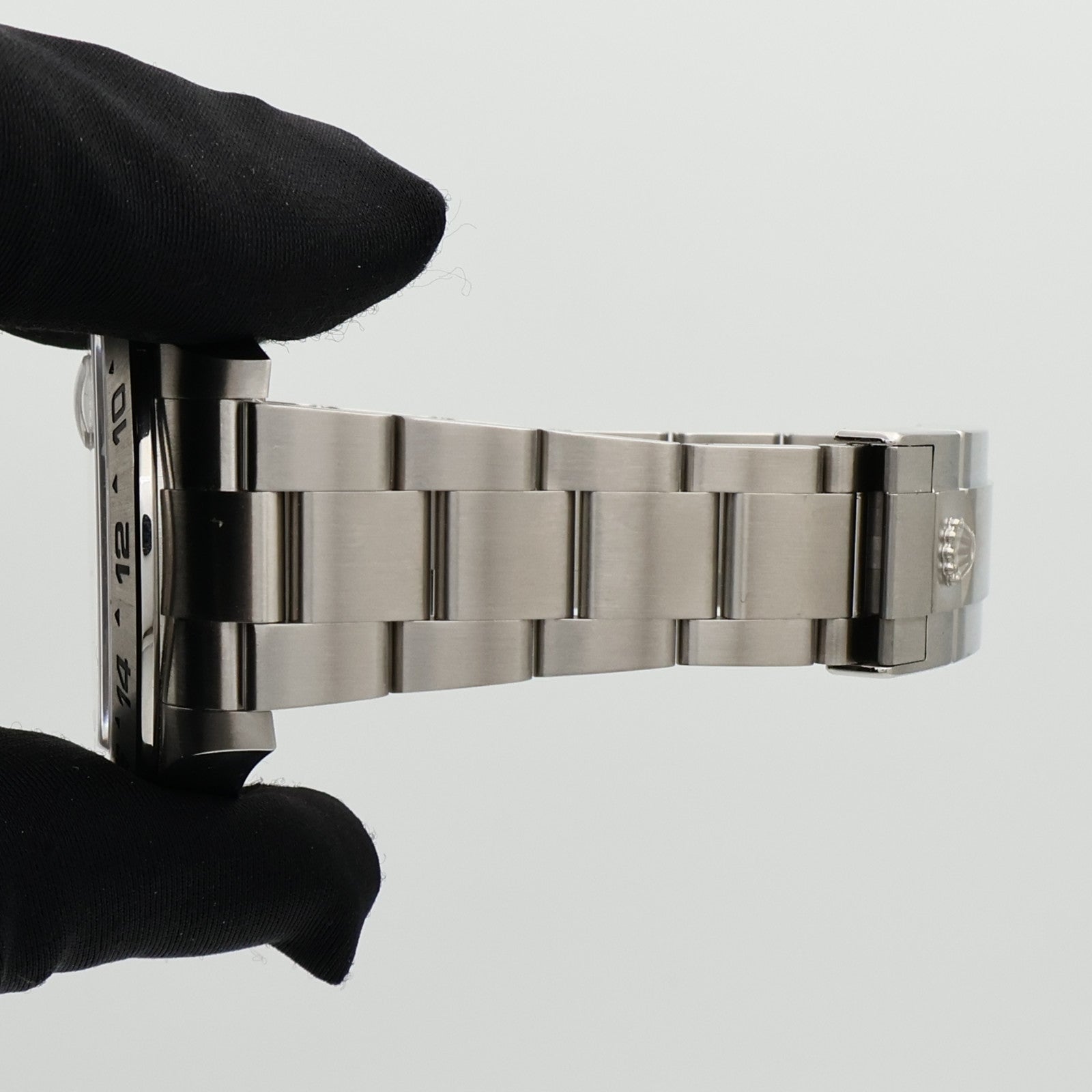 ROLEX Explorer II 216570