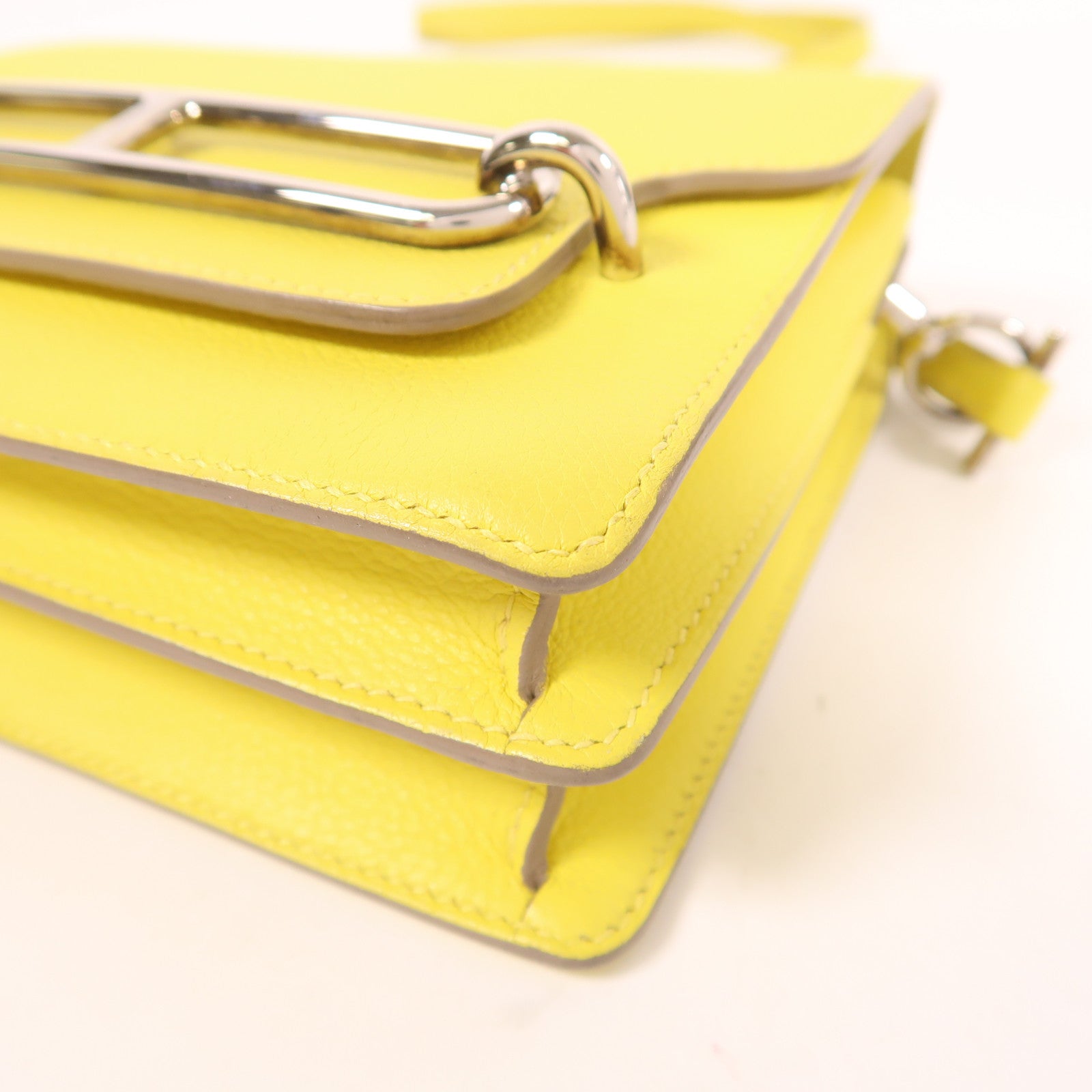 HERMES Evercolor皮革Mini Roulis銀扣肩背袋