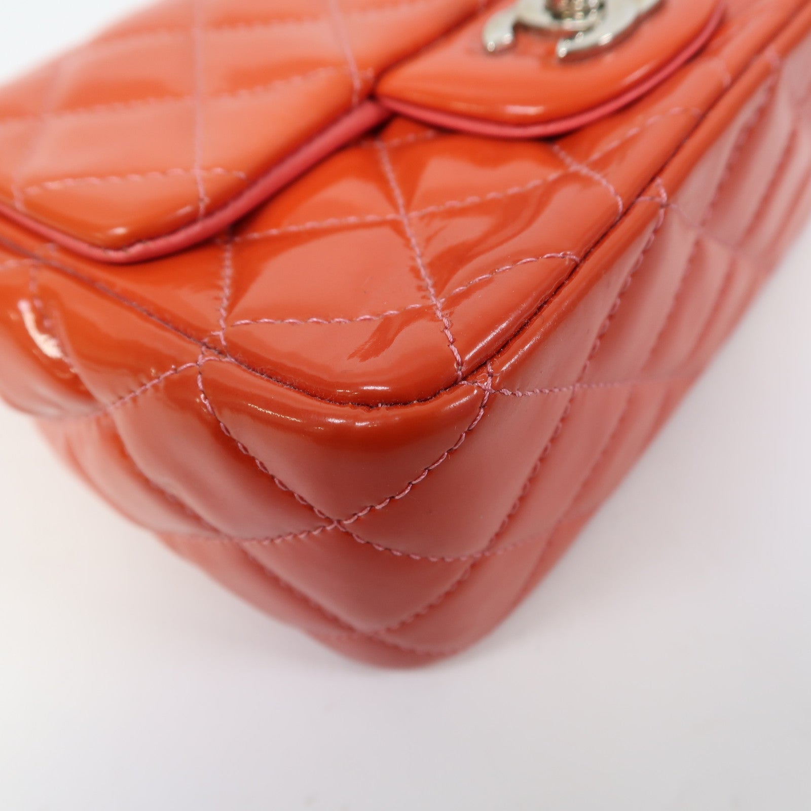 CHANEL 【激減優惠】菱格漆皮Classic Mini Square Chain Shoulder Bag銀扣鏈帶肩背袋橙色