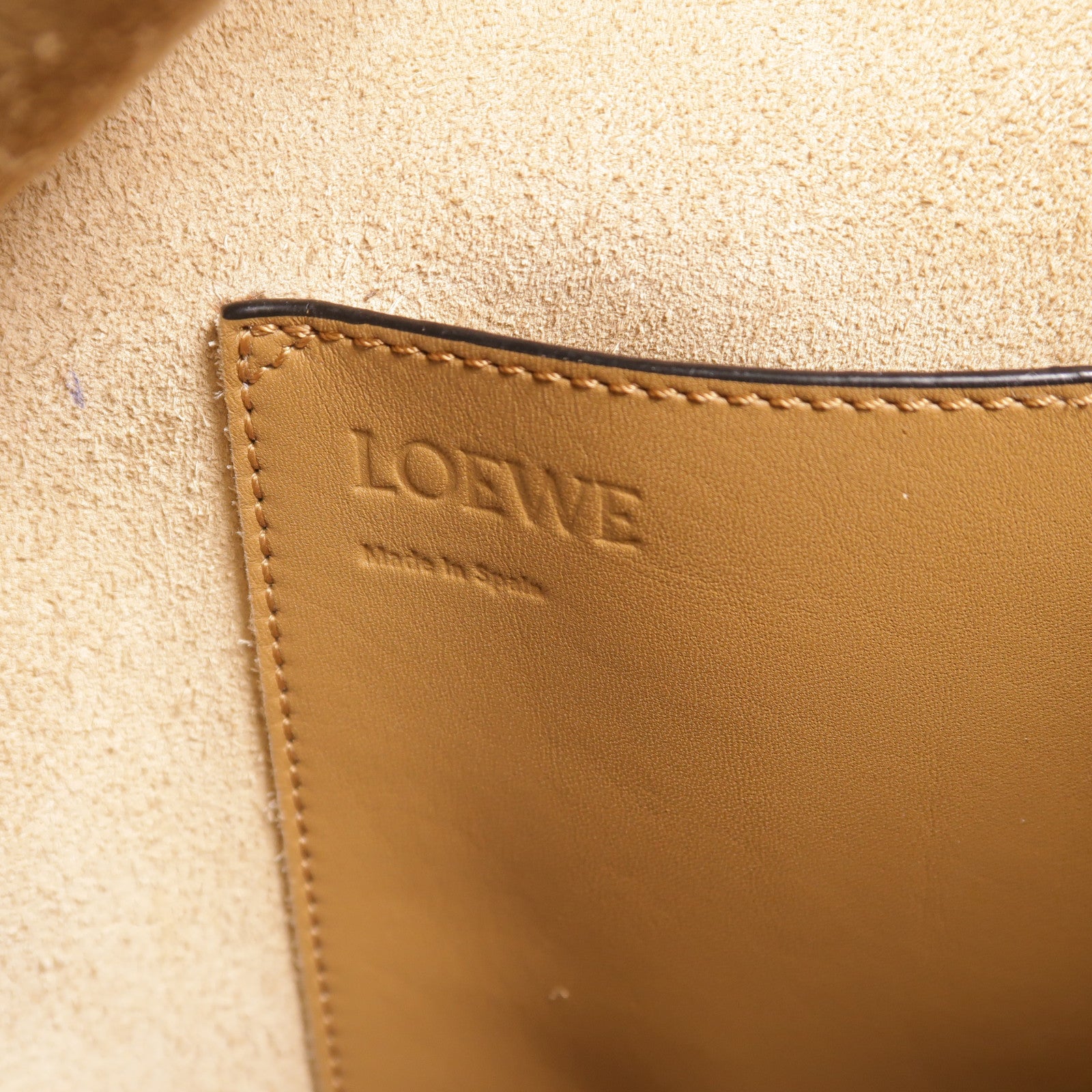 LOEWE 牛皮皮革Balloon Bucket Medium手挽肩背兩用袋