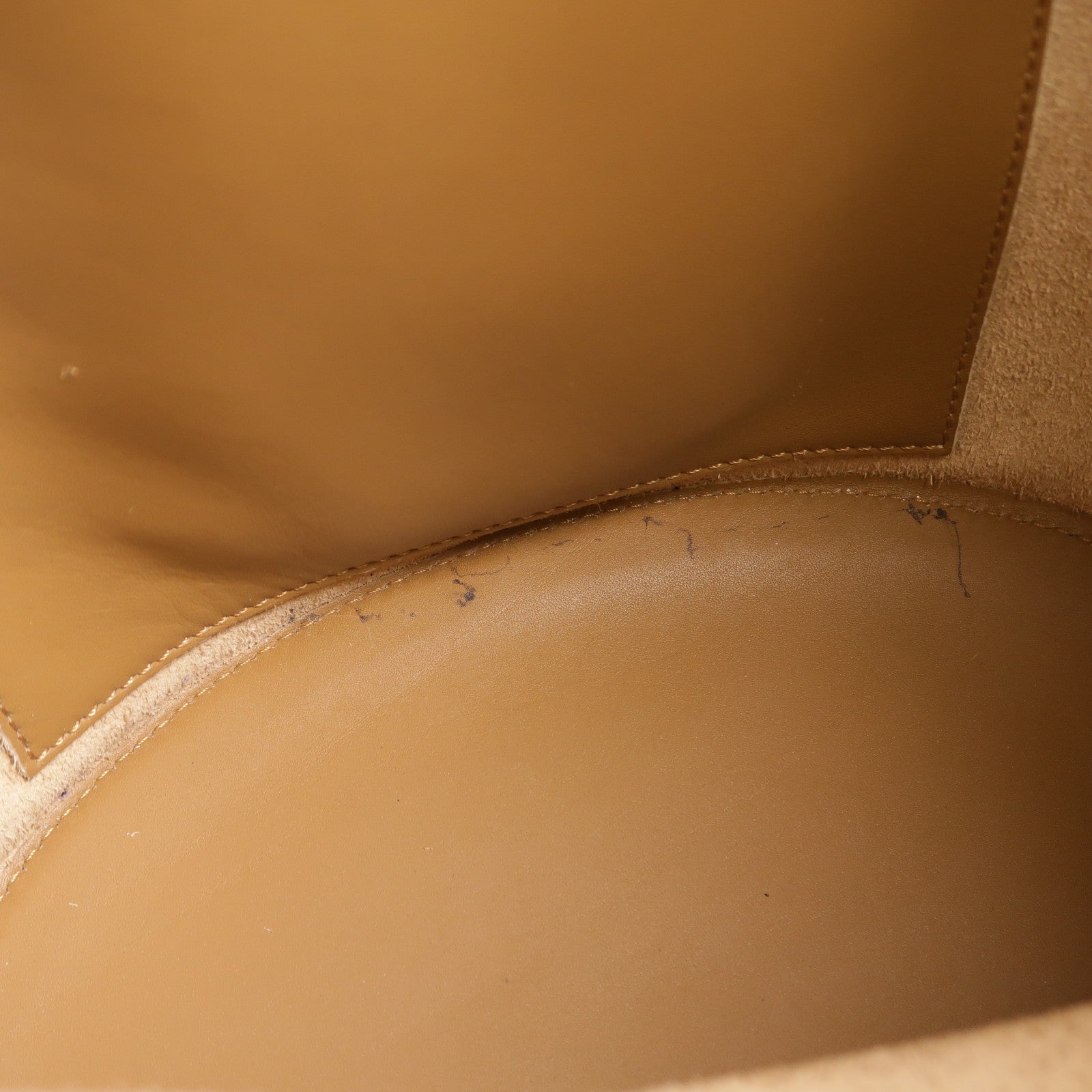 LOEWE 牛皮皮革Balloon Bucket Medium手挽肩背兩用袋