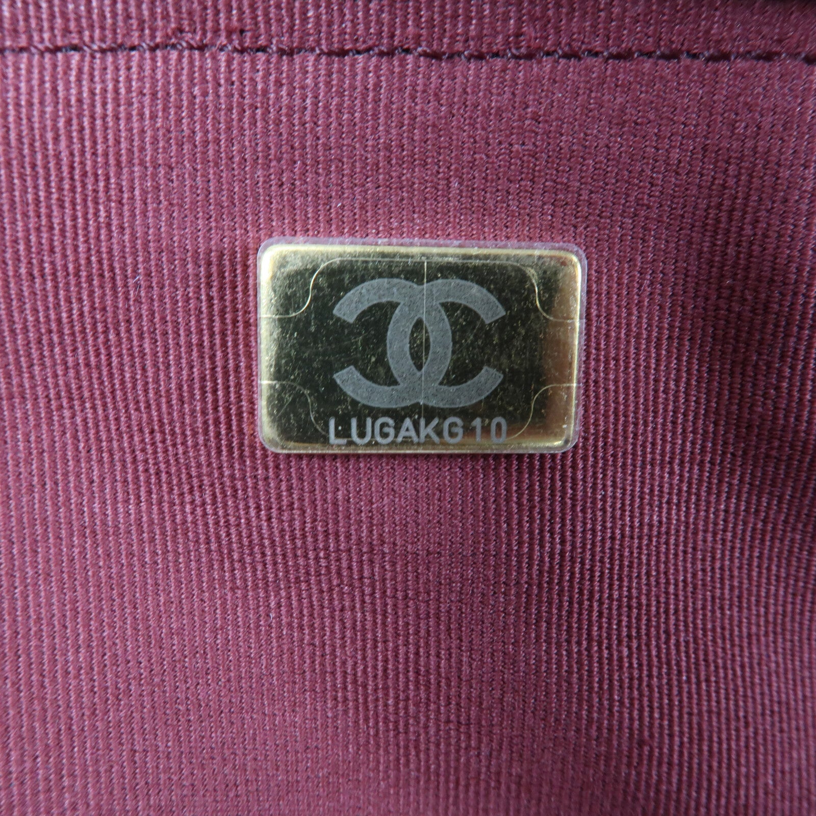CHANEL 牛皮皮革Maxi Hobo金扣肩背袋