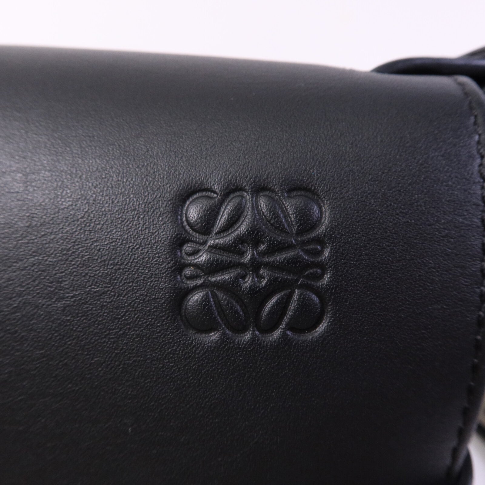 LOEWE 牛皮皮革Small Gate Bag金扣肩背袋