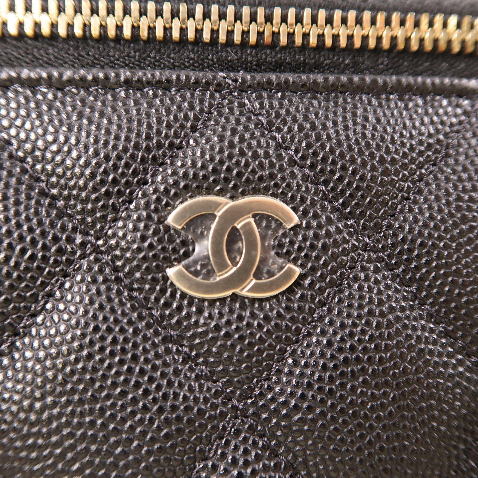 CHANEL 牛皮皮革Vanity Case金扣鏈帶肩背袋黑色