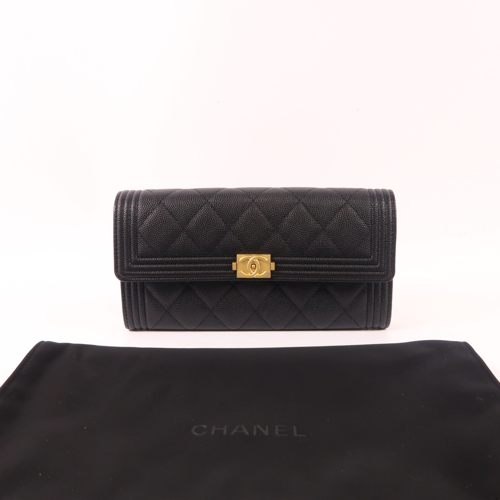 CHANEL 牛皮皮革Boy Long Wallet金扣長錢包