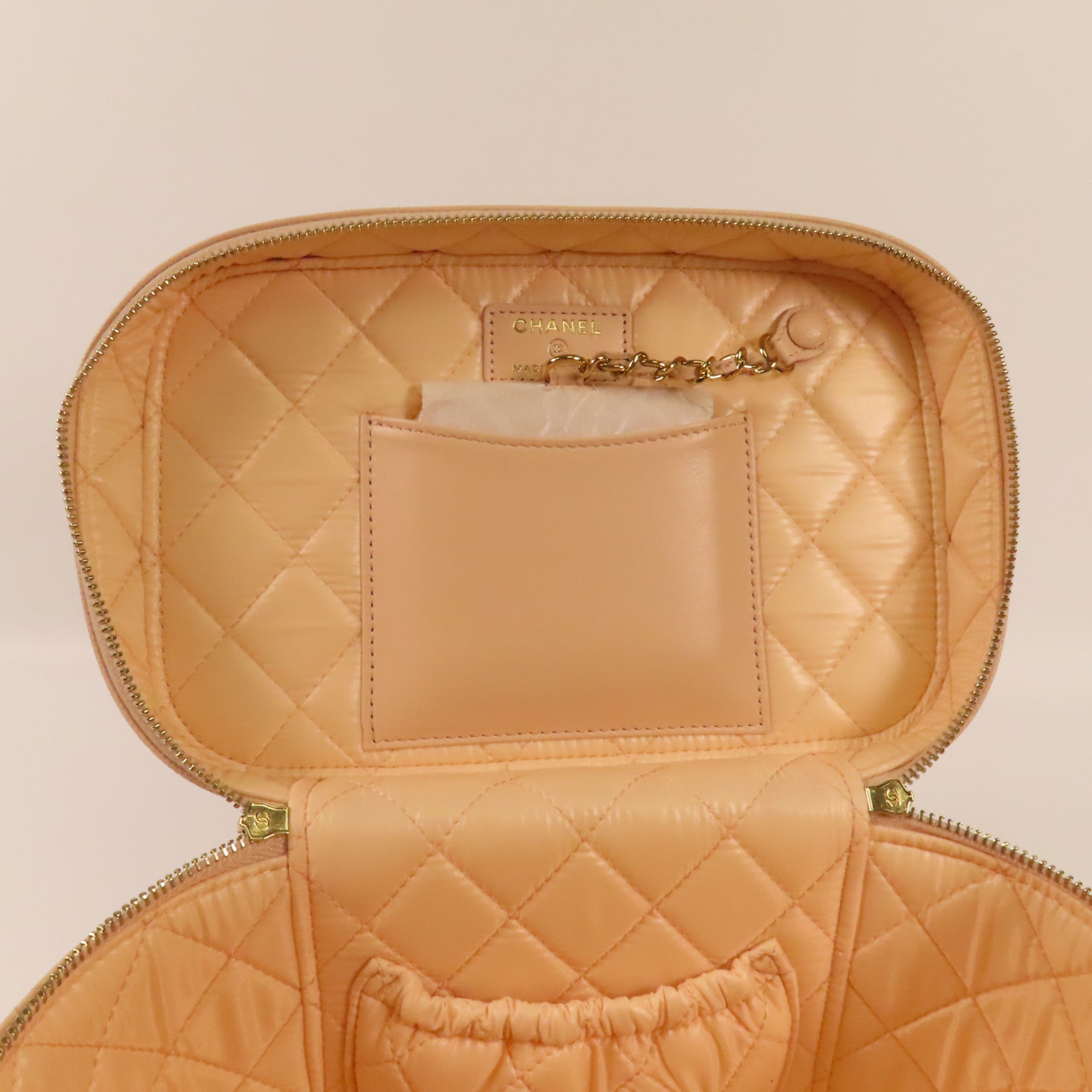 CHANEL 牛皮皮革Vanity Bag金扣化妝袋