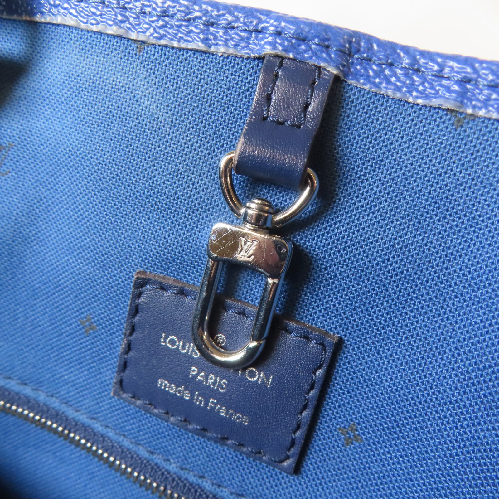 LOUIS VUITTON 【激減優惠】Monogram Escale OnTheGo GM銀扣手挽肩背兩用袋藍色/白色