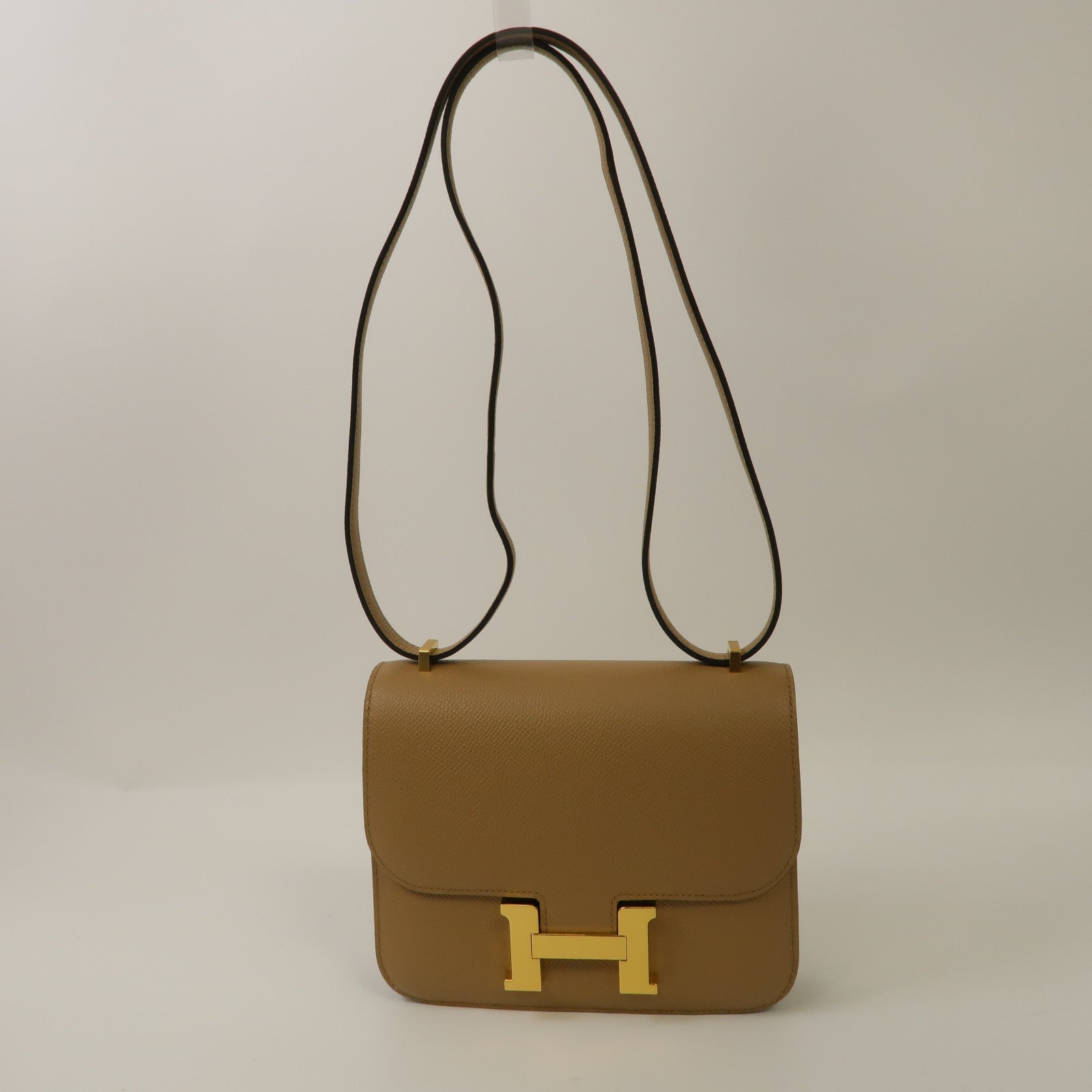 HERMES Epsom皮革Constance Mini金扣肩背袋Beige de weimar