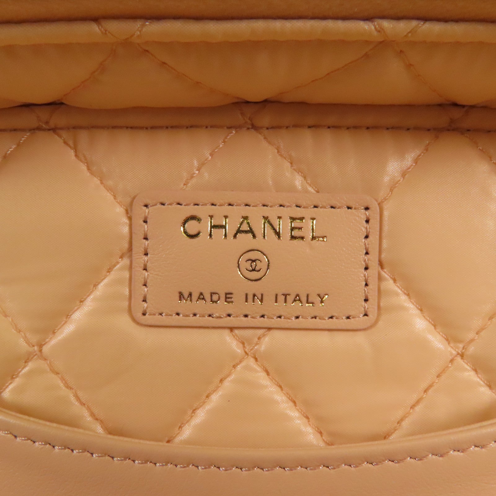 CHANEL 牛皮皮革Vanity Bag金扣化妝袋