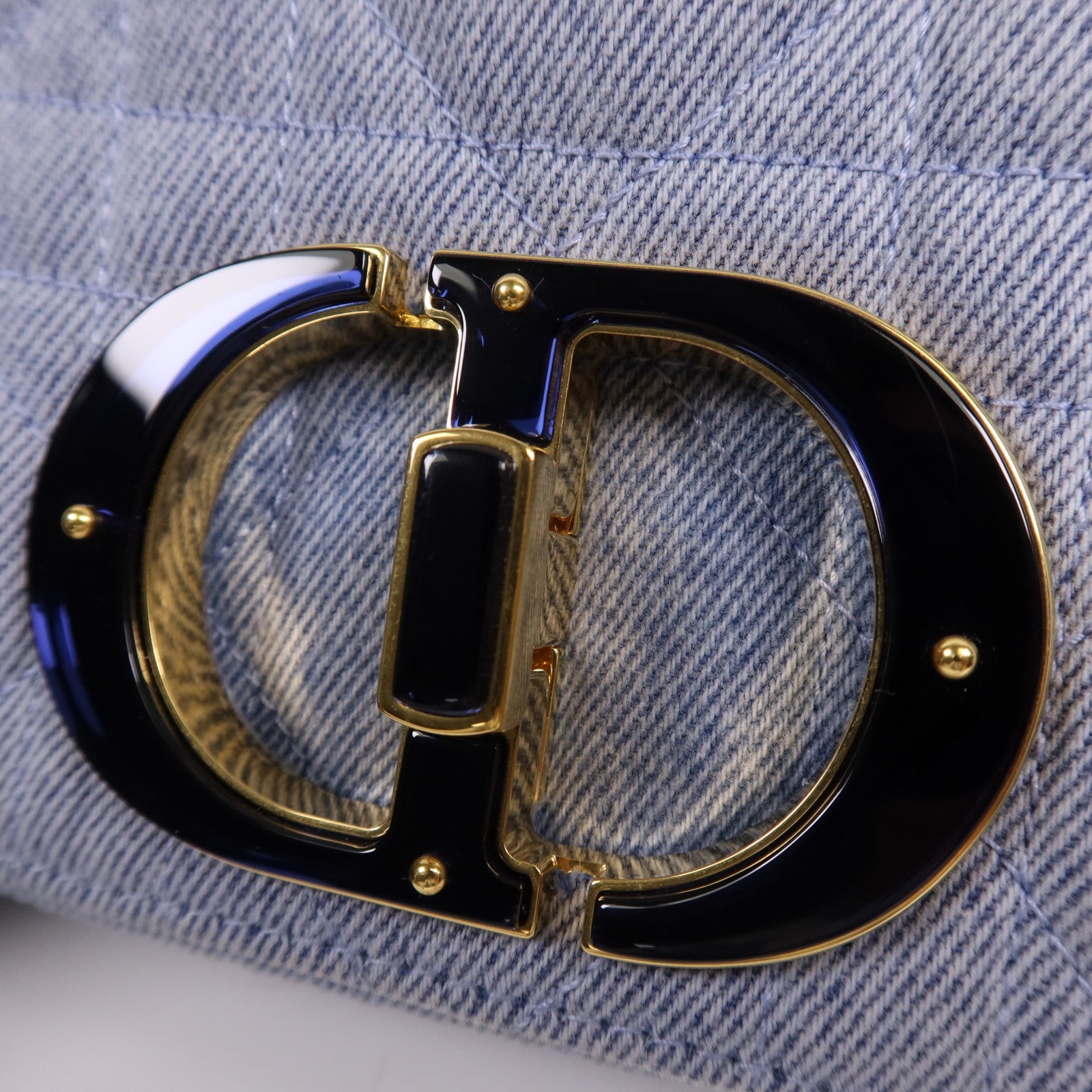Dior 牛仔布Caro Bag Medium金扣肩背袋