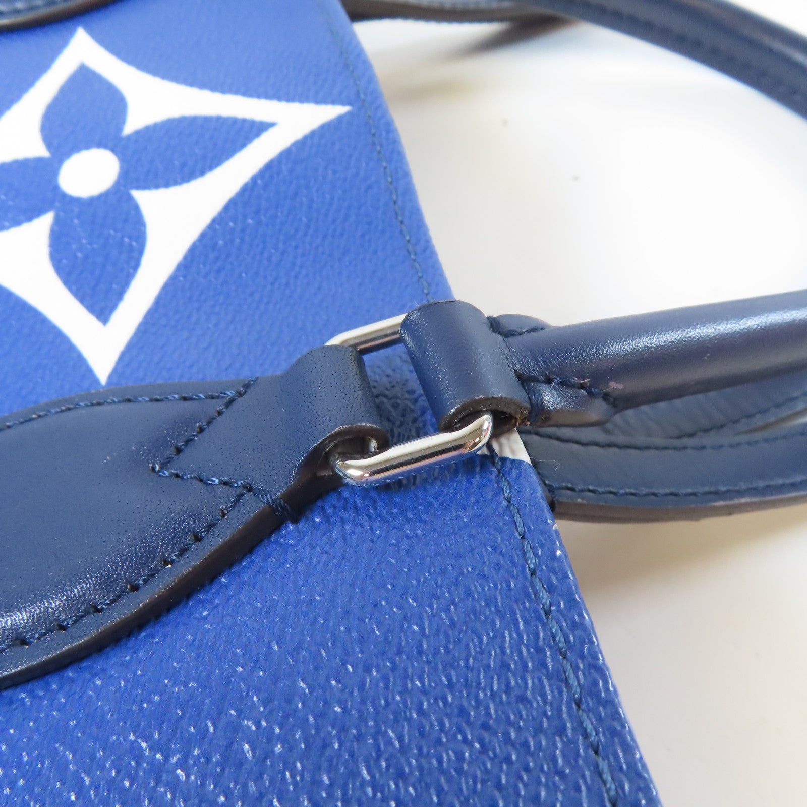 LOUIS VUITTON 【激減優惠】Monogram Escale OnTheGo GM銀扣手挽肩背兩用袋藍色/白色