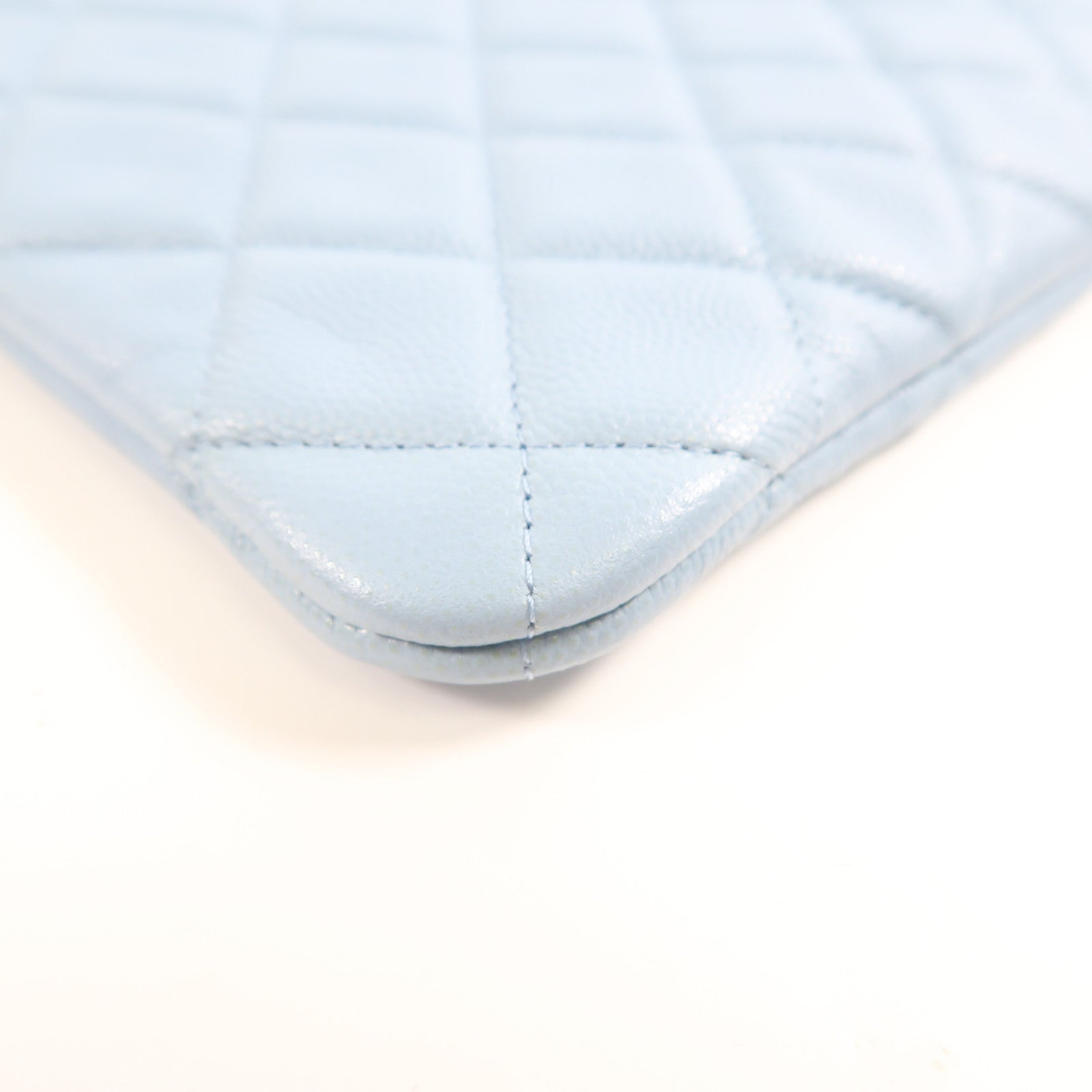 CHANEL 牛皮皮革Pouch金扣手拿包