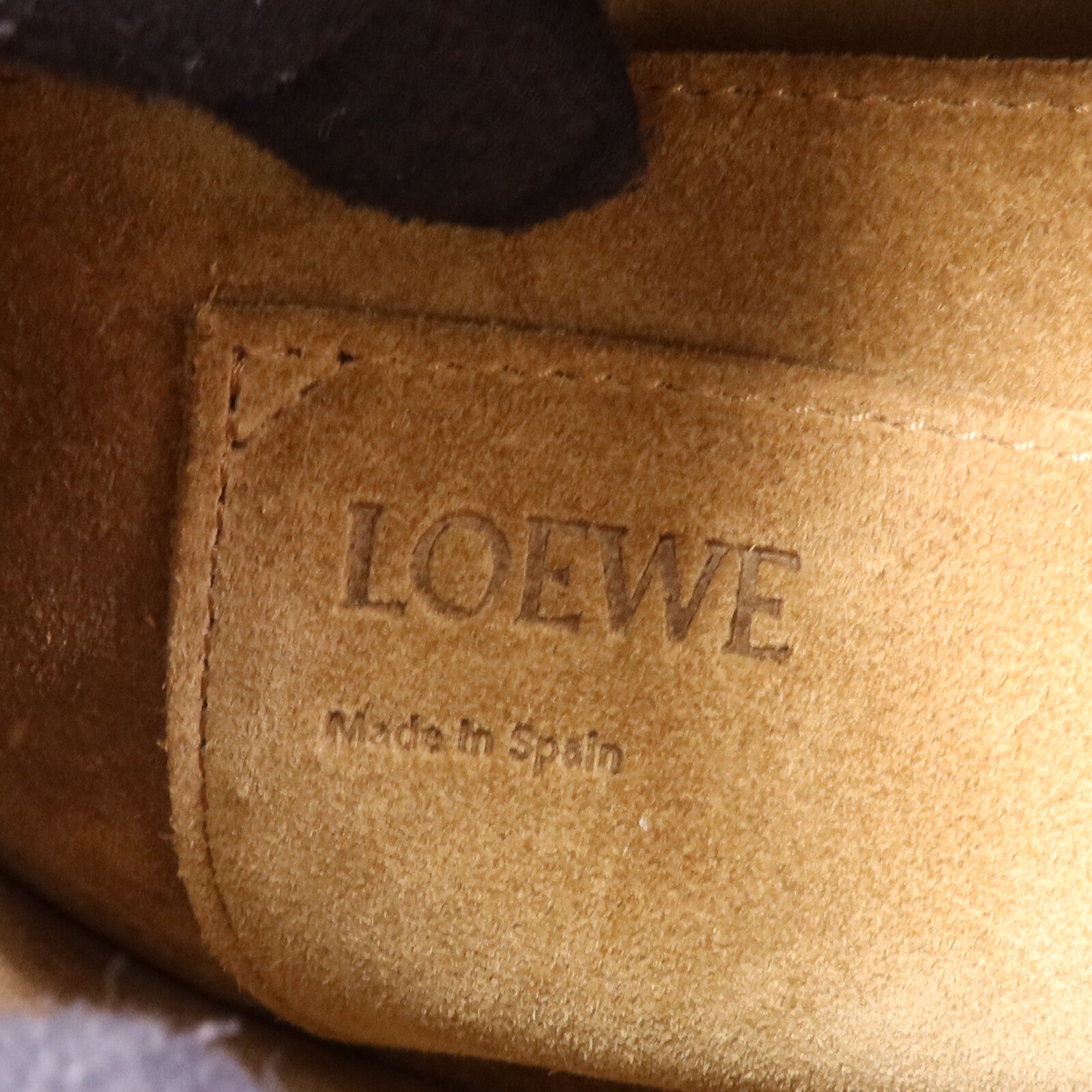 LOEWE 牛皮皮革Small Gate Bag金扣肩背袋