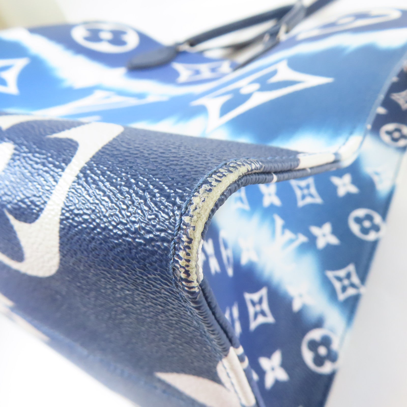 LOUIS VUITTON 【激減優惠】Monogram Escale OnTheGo GM銀扣手挽肩背兩用袋藍色/白色