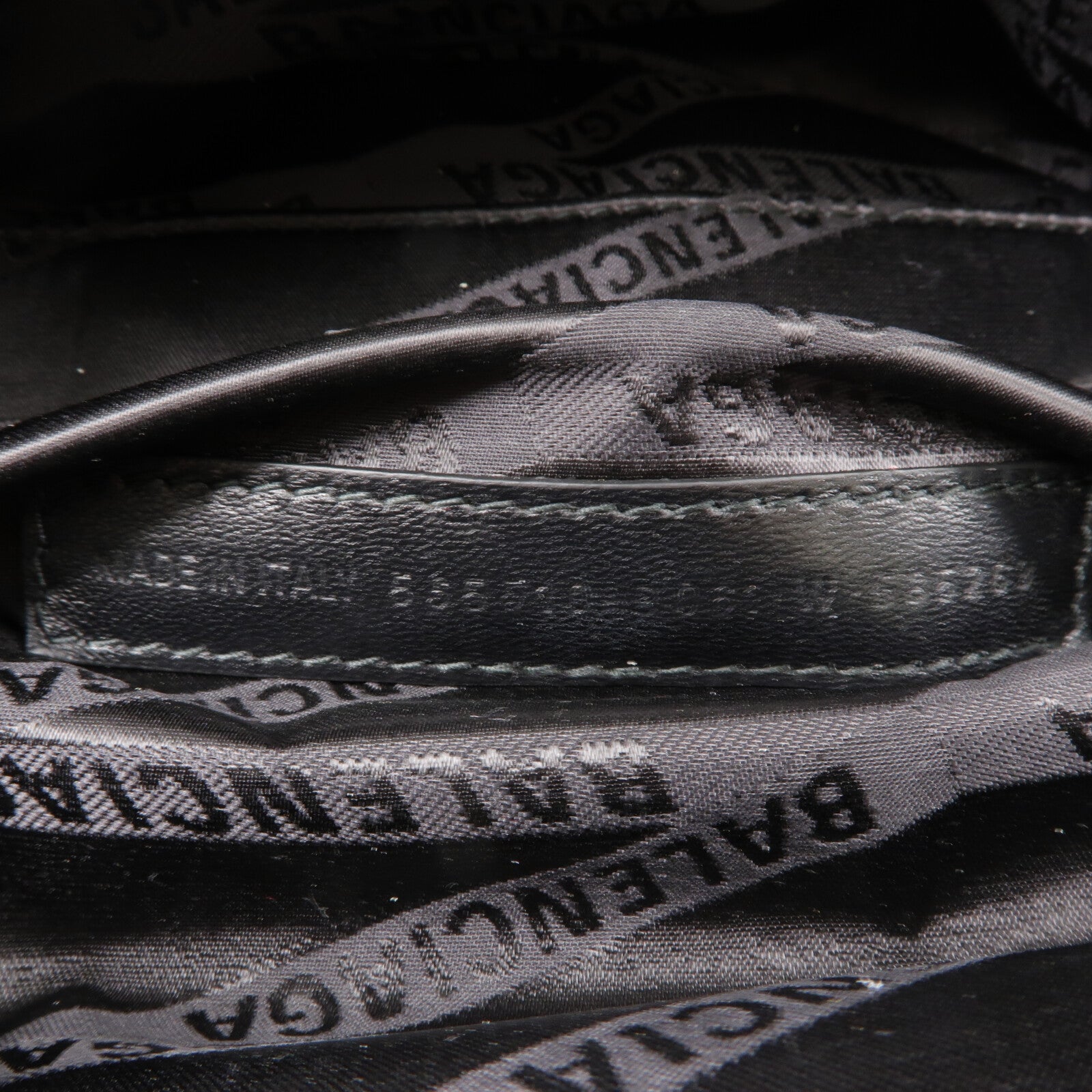 BALENCIAGA 牛皮皮革Souvenir Graffiti Belt Bag腰包