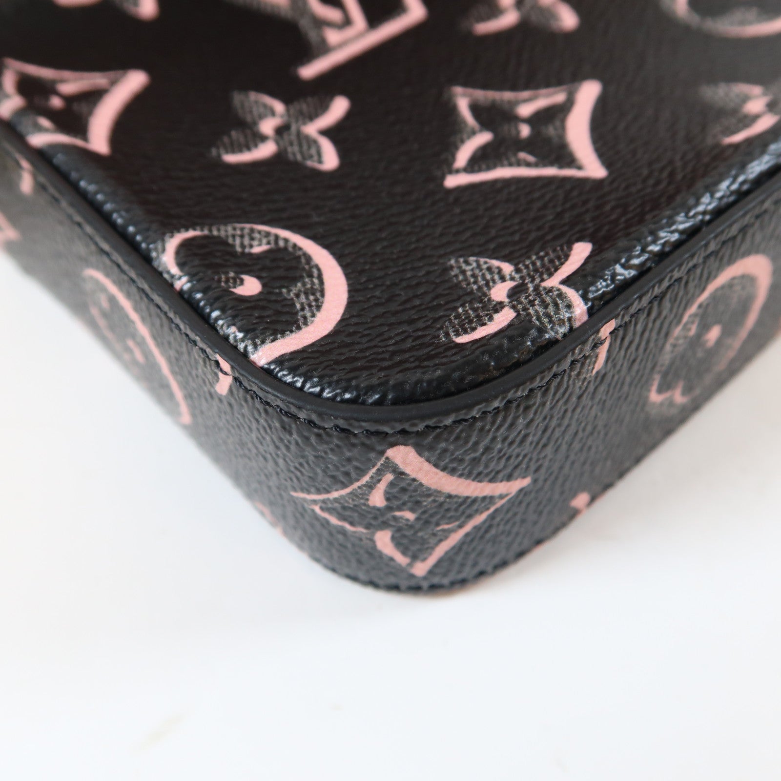LOUIS VUITTON 【激減優惠】Monogram Felicie Strap & Go金扣肩背袋黑色/粉紅色
