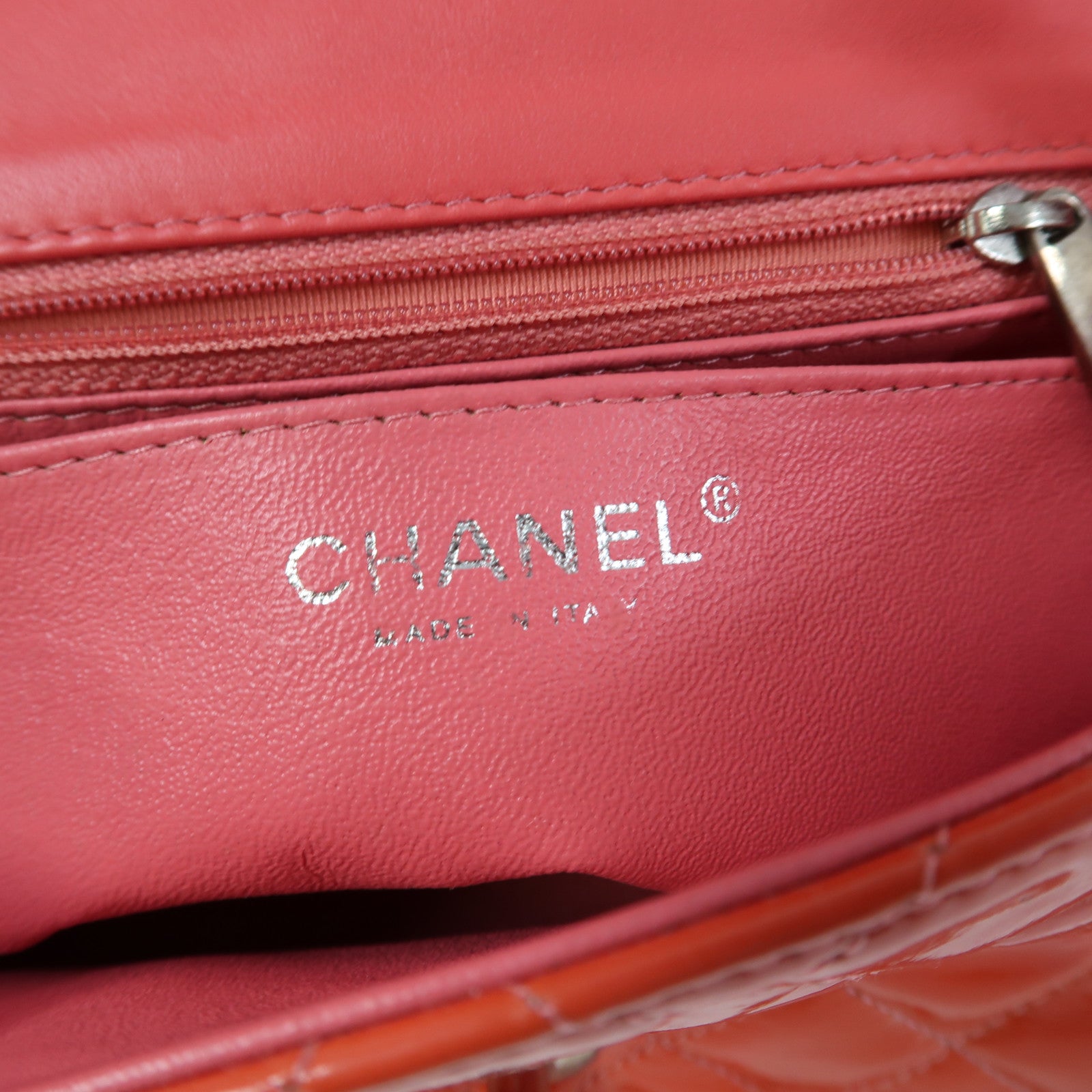 CHANEL 【激減優惠】菱格漆皮Classic Mini Square Chain Shoulder Bag銀扣鏈帶肩背袋橙色