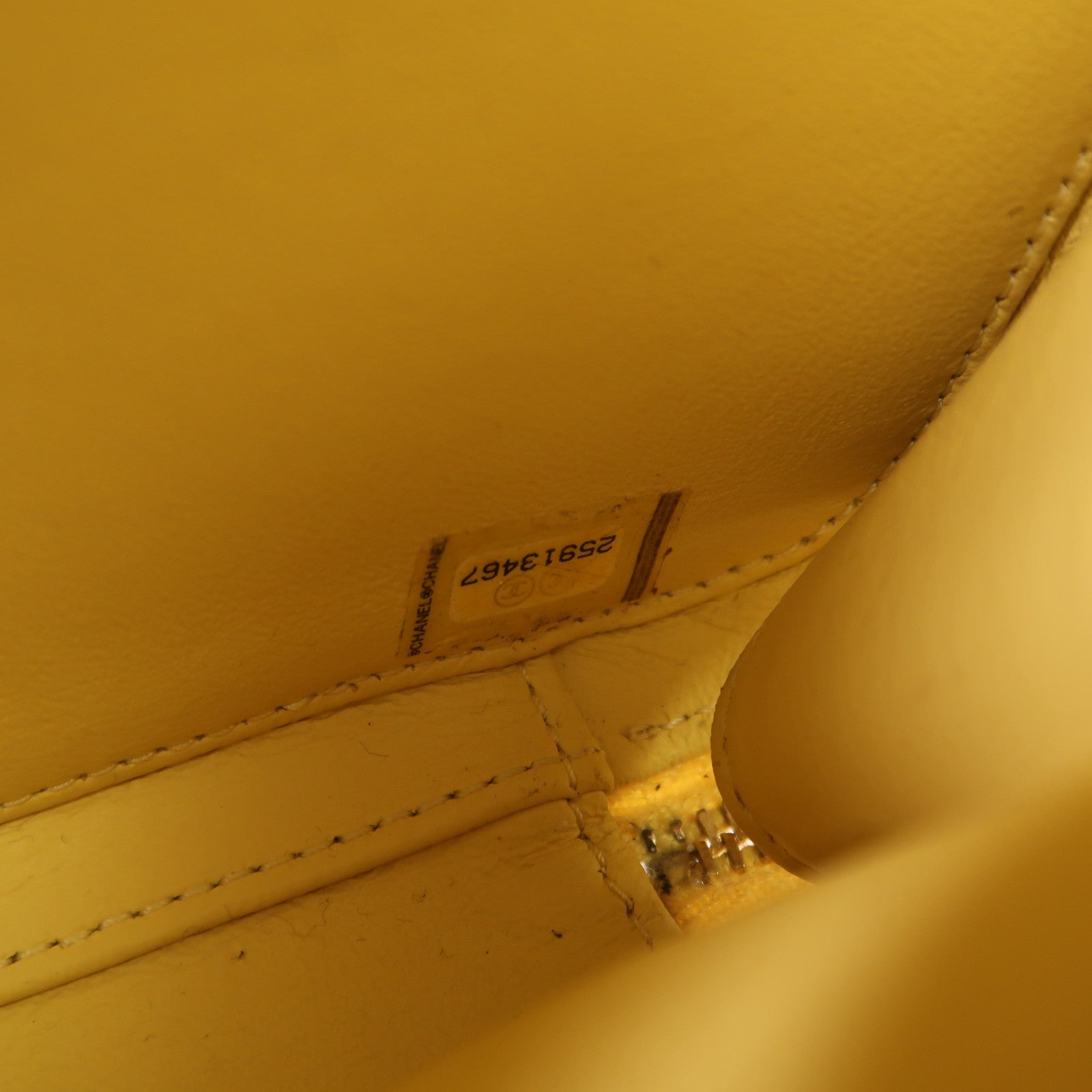 CHANEL 【激減優惠】牛皮皮革Vanity Case金扣鏈帶手挽肩背兩用袋