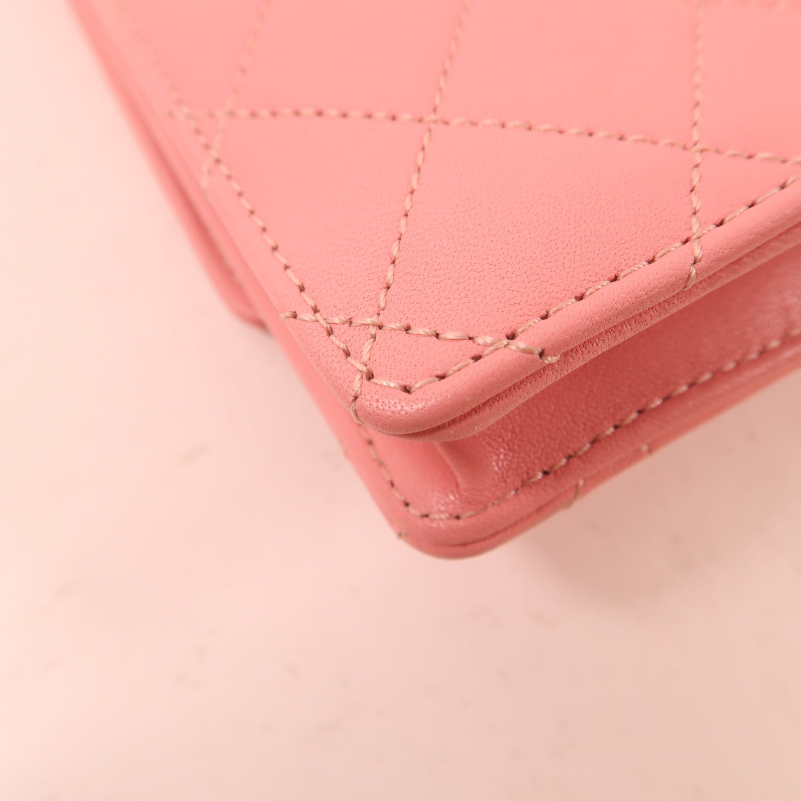 CHANEL 牛皮皮革Chain Shoulder金扣鏈帶肩背袋粉紅色