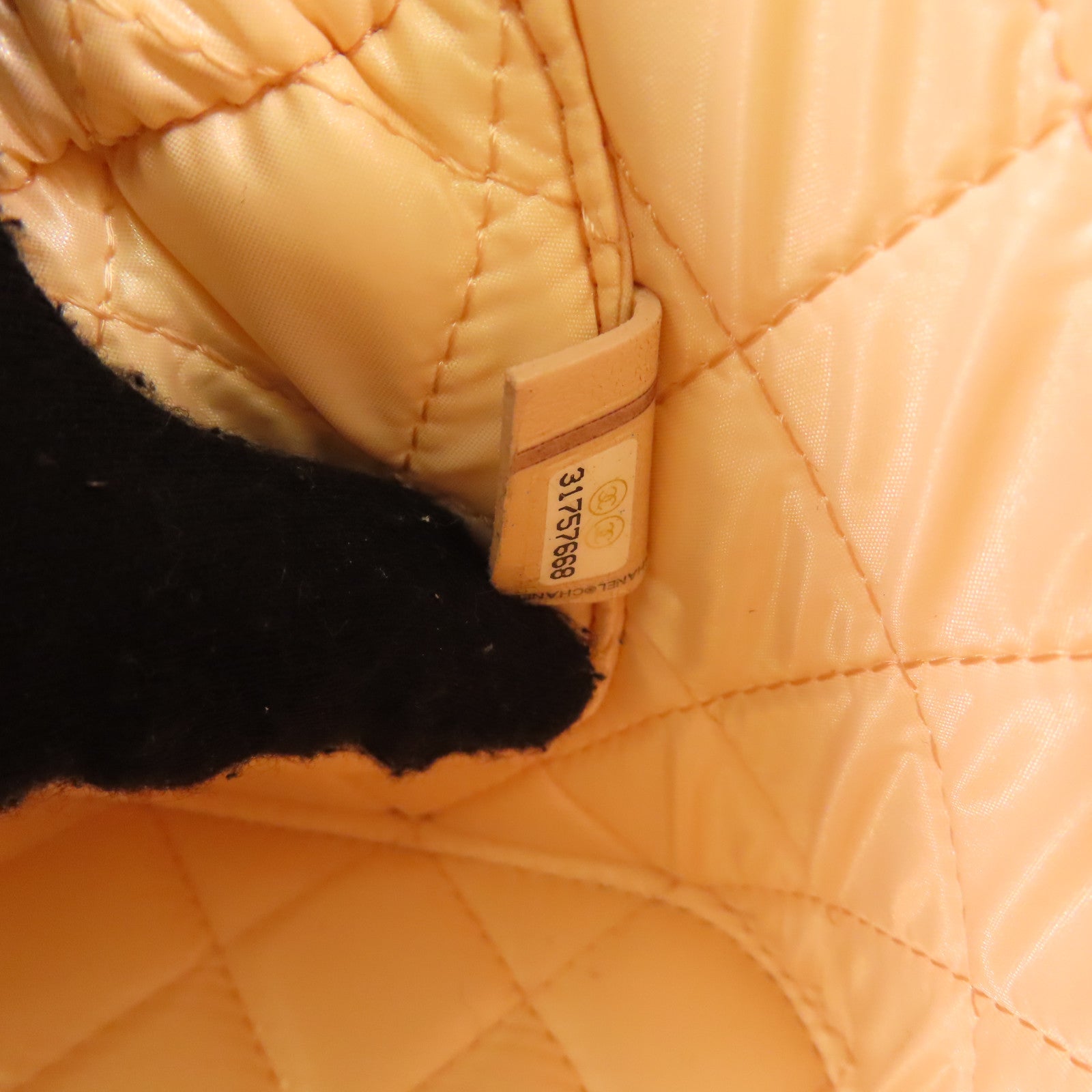 CHANEL 牛皮皮革Vanity Bag金扣化妝袋