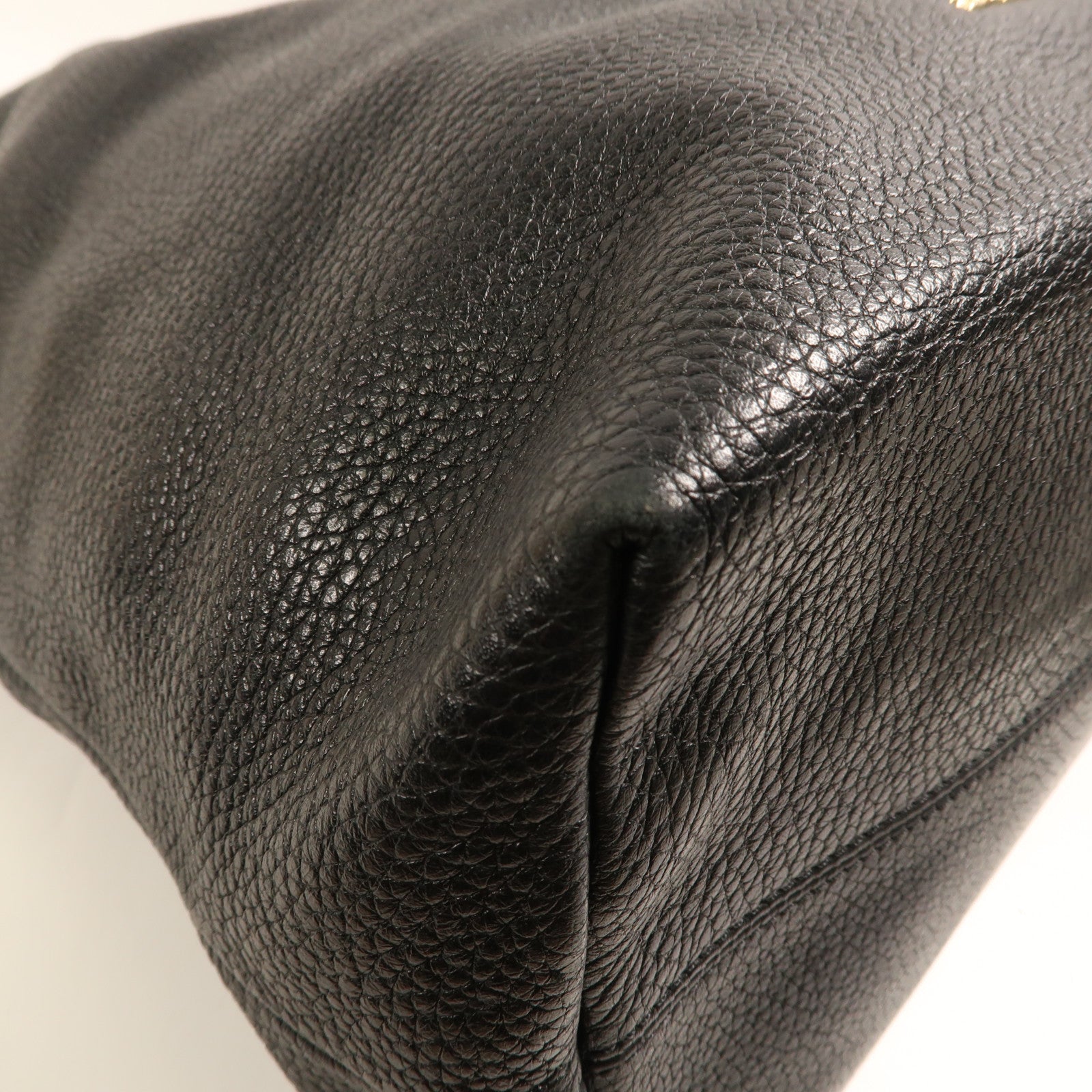 BURBERRY 牛皮皮革Hand Bag金扣手挽袋黑色