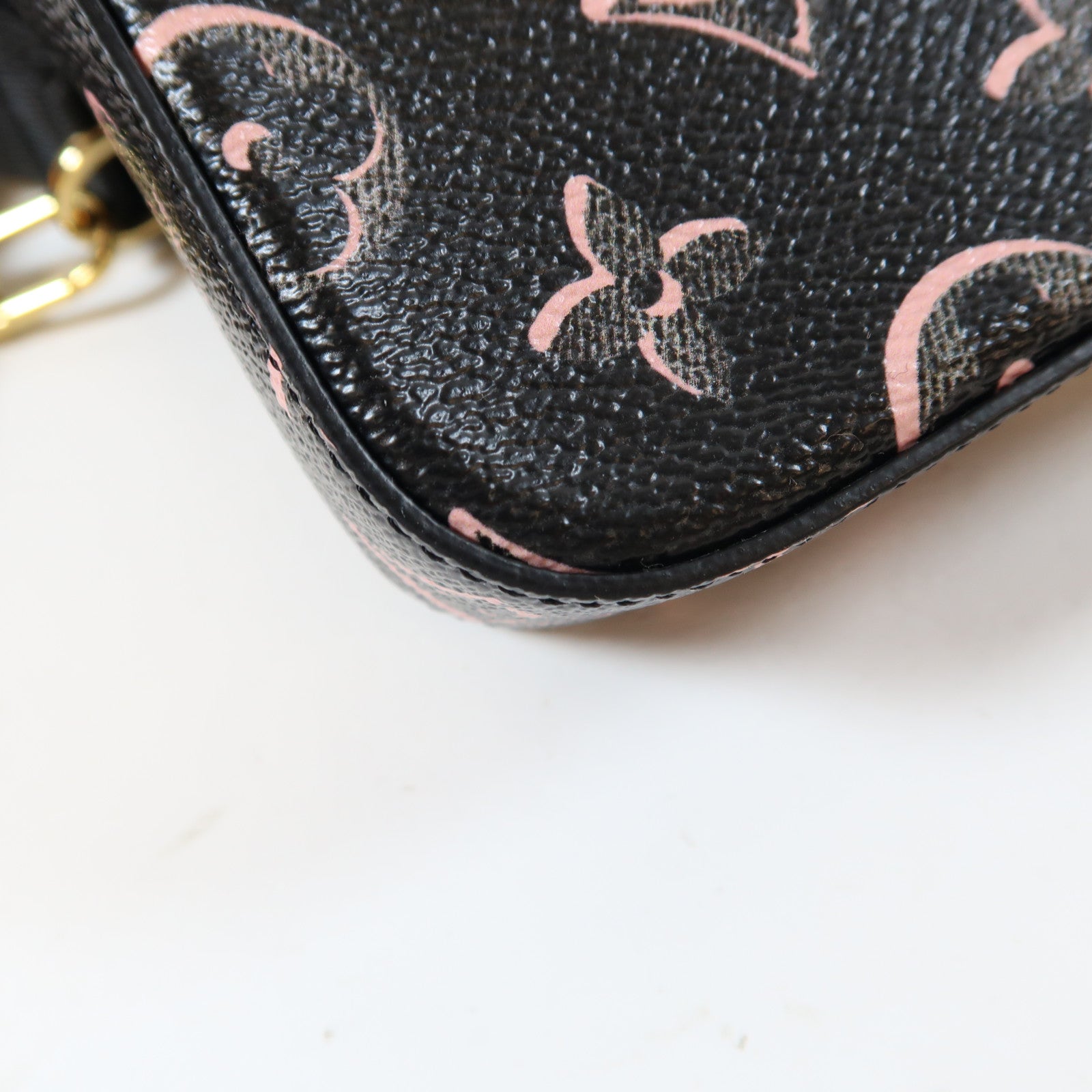 LOUIS VUITTON 【激減優惠】Monogram Felicie Strap & Go金扣肩背袋黑色/粉紅色