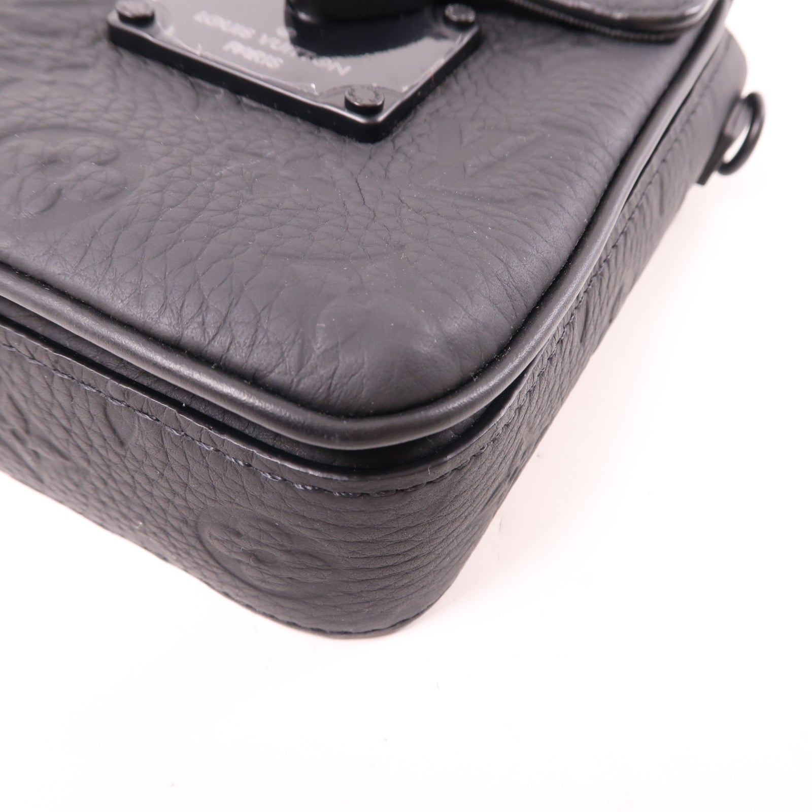 LOUIS VUITTON Monogram Taurillon S-Lock肩背袋黑色