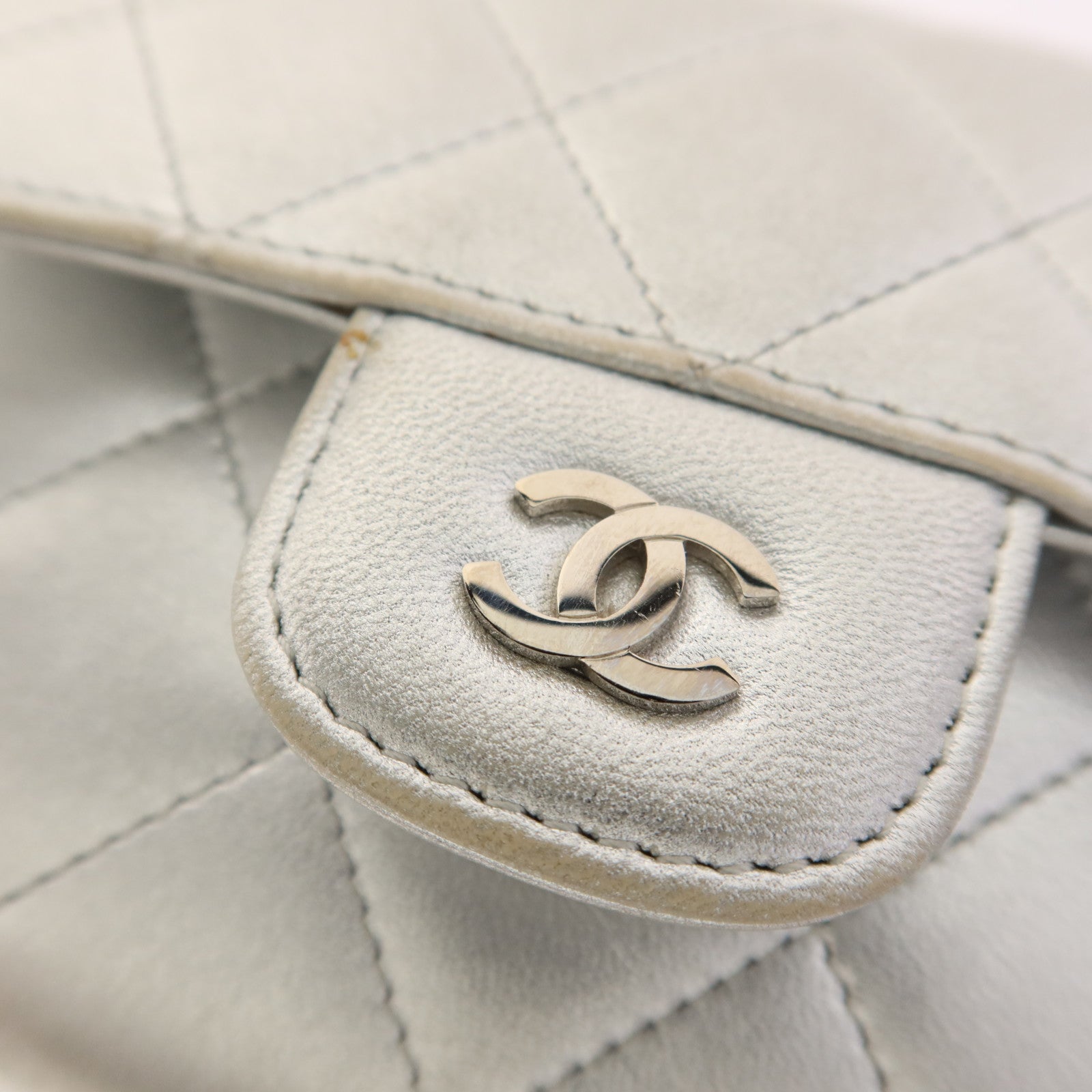 CHANEL 羊皮皮革Trifold Long Wallet銀扣長錢包