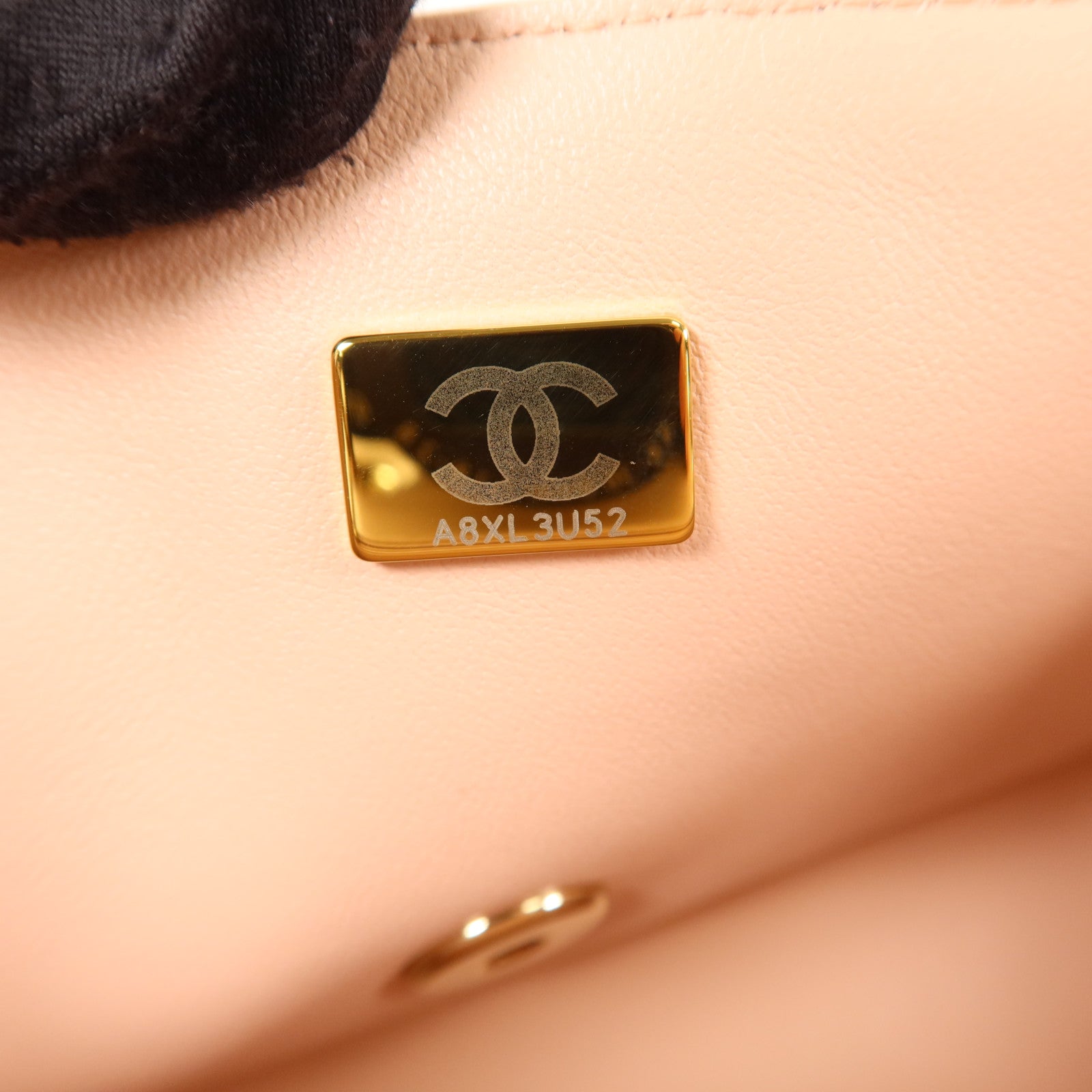 CHANEL 牛皮皮革Mini Classic 20金扣鏈帶肩背袋