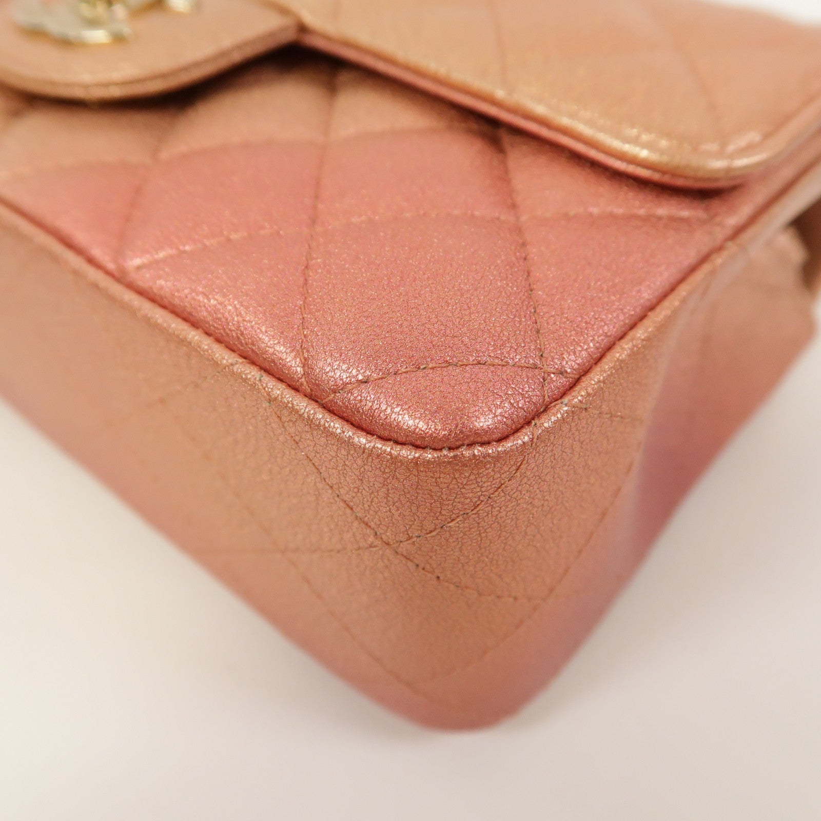CHANEL 菱格牛皮皮革Classic 20金扣鏈帶肩背袋粉紅色
